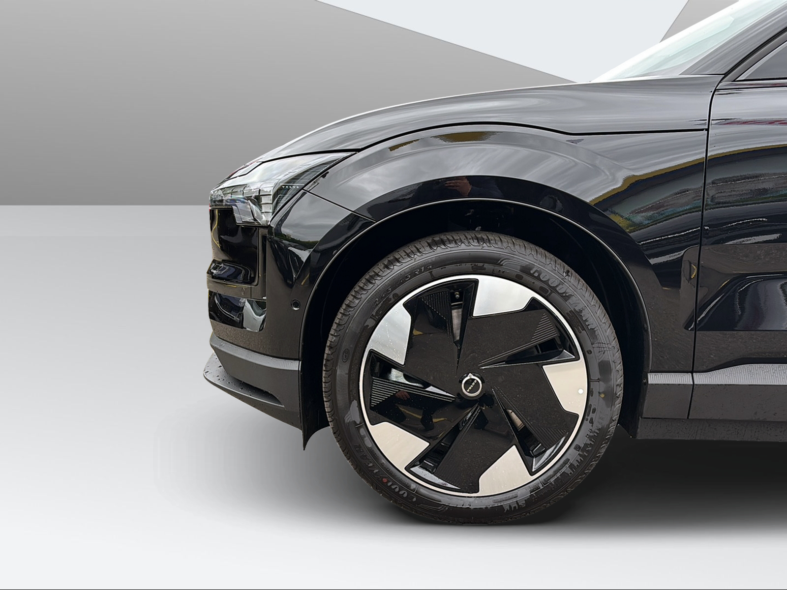 VOLVO EX30 P8 69 kWh AWD Ultra-image-14