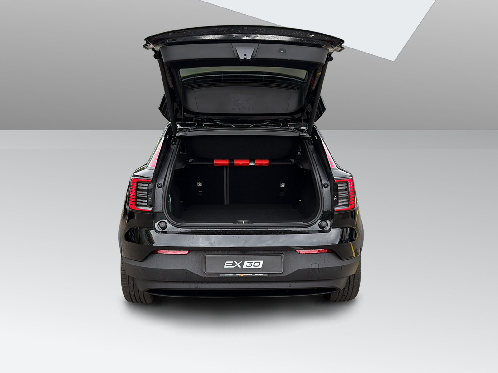 VOLVO EX30 P8 69 kWh AWD Ultra-image-13