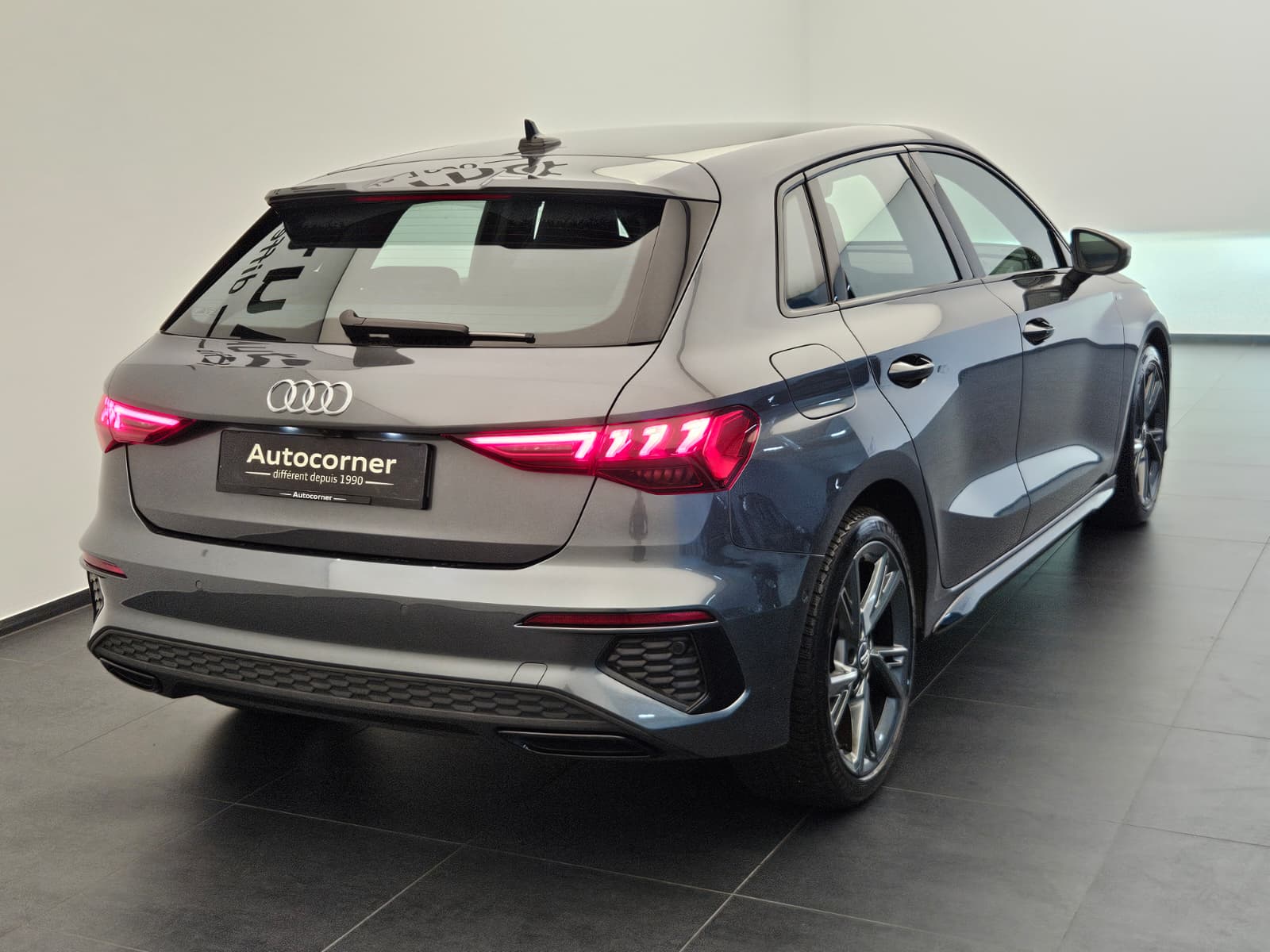 AUDI A3 Sportback 35 TFSI S line Attraction S-tronic-image-6
