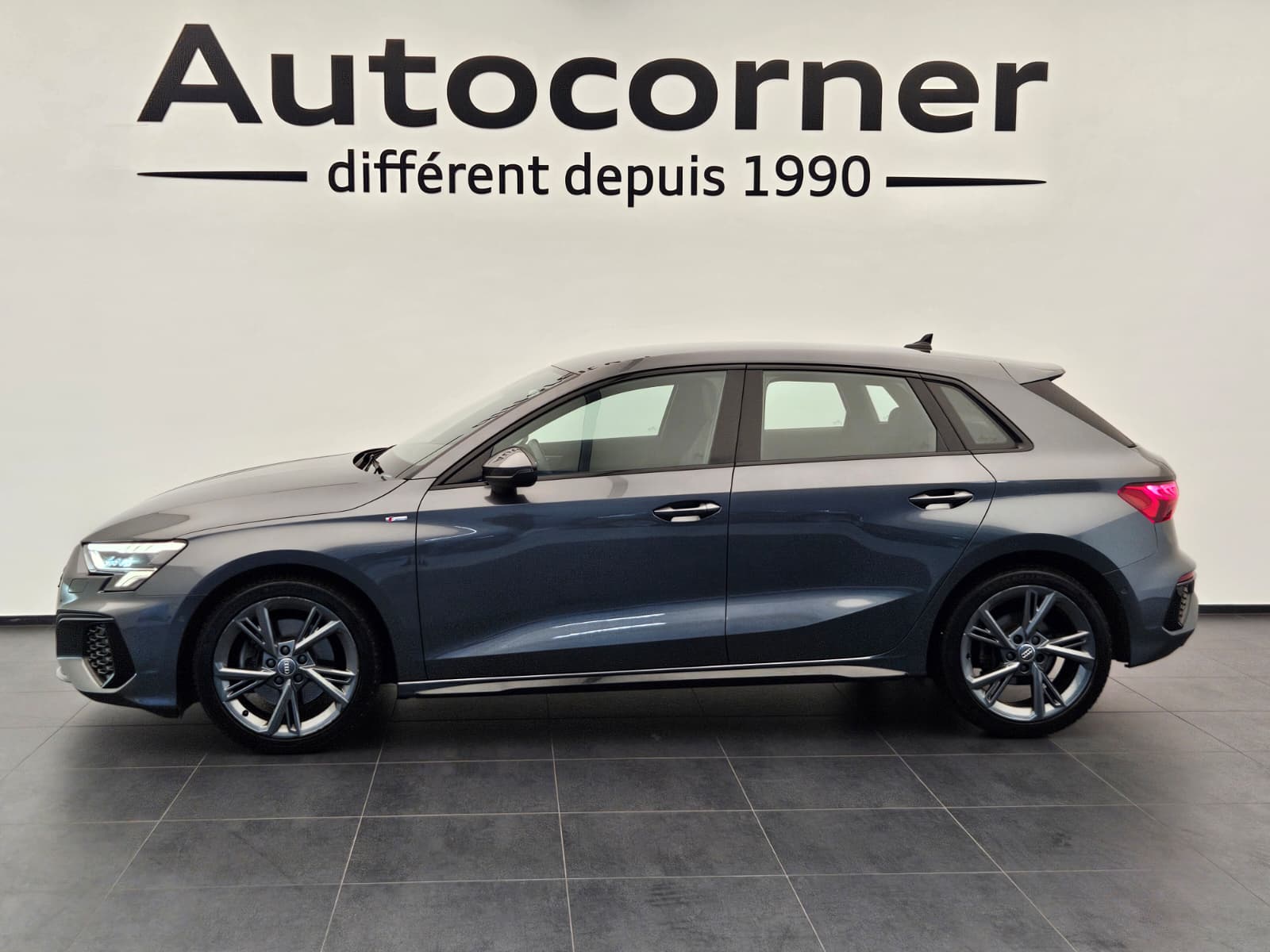 AUDI A3 Sportback 35 TFSI S line Attraction S-tronic-image-1