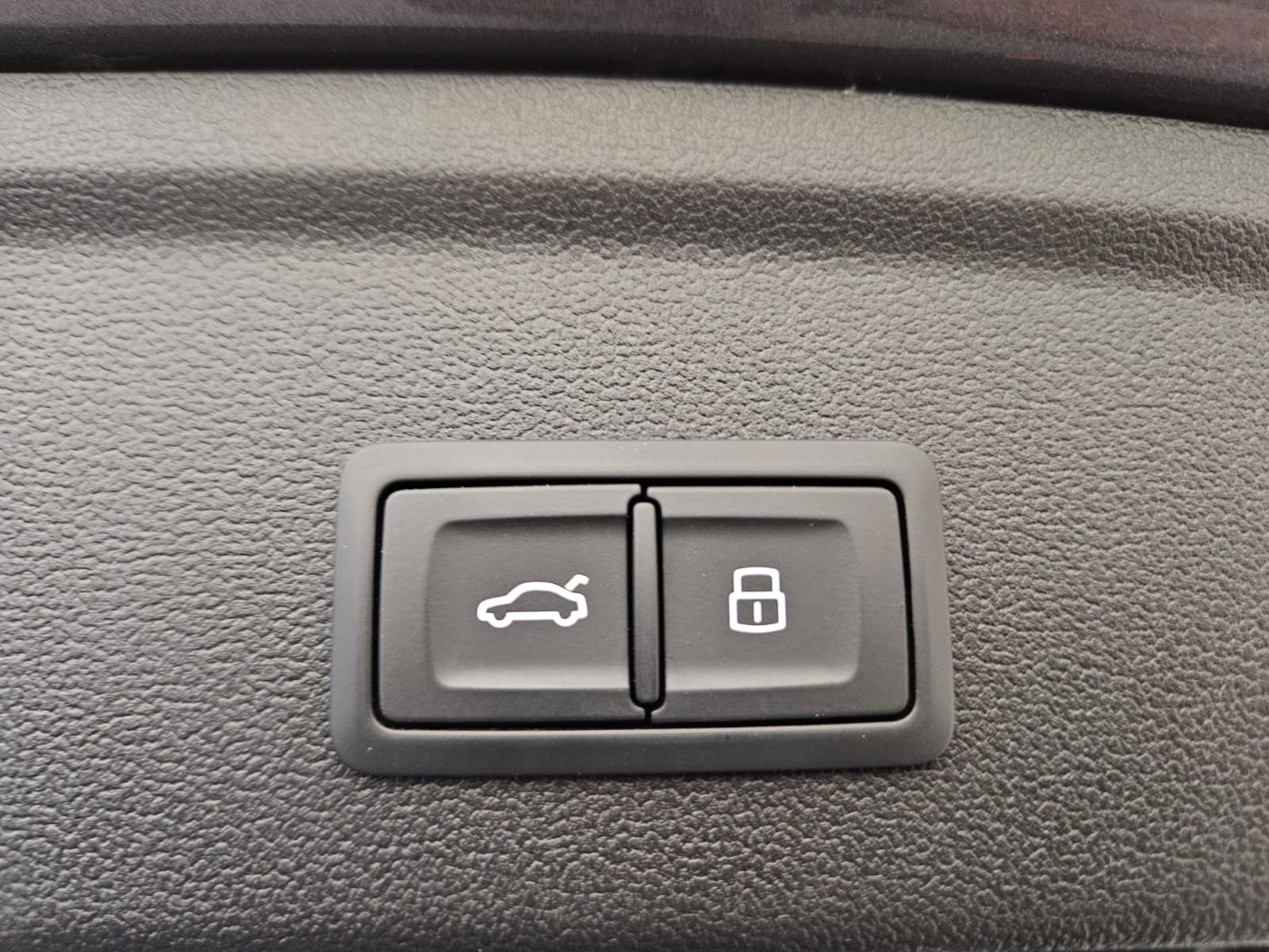 AUDI A3 Sportback 35 TFSI S line Attraction S-tronic-image-15