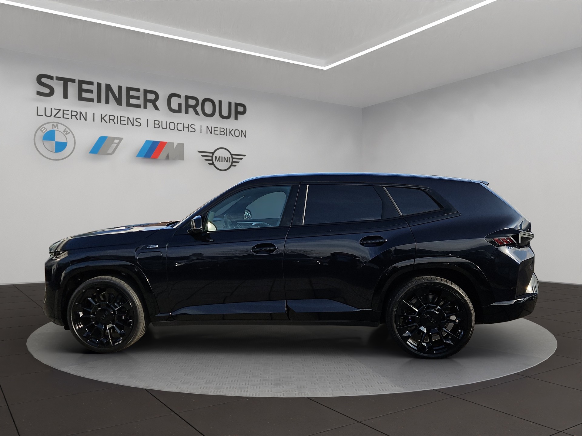 BMW XM xDrive 50e PHEV Steptronic-image-3