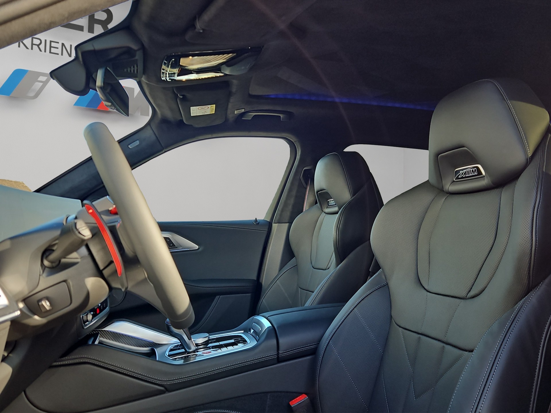 BMW XM xDrive 50e PHEV Steptronic-image-18