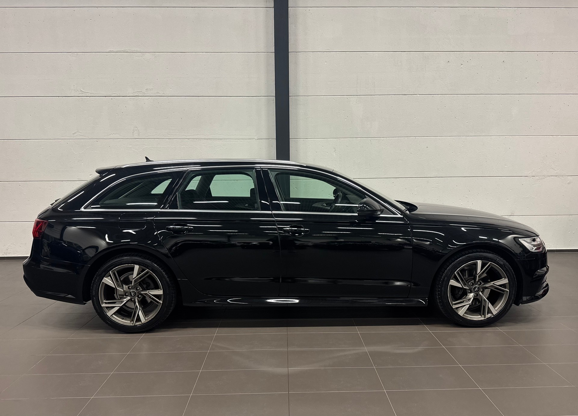 AUDI A6 Avant 1.8 TFSI-image-8