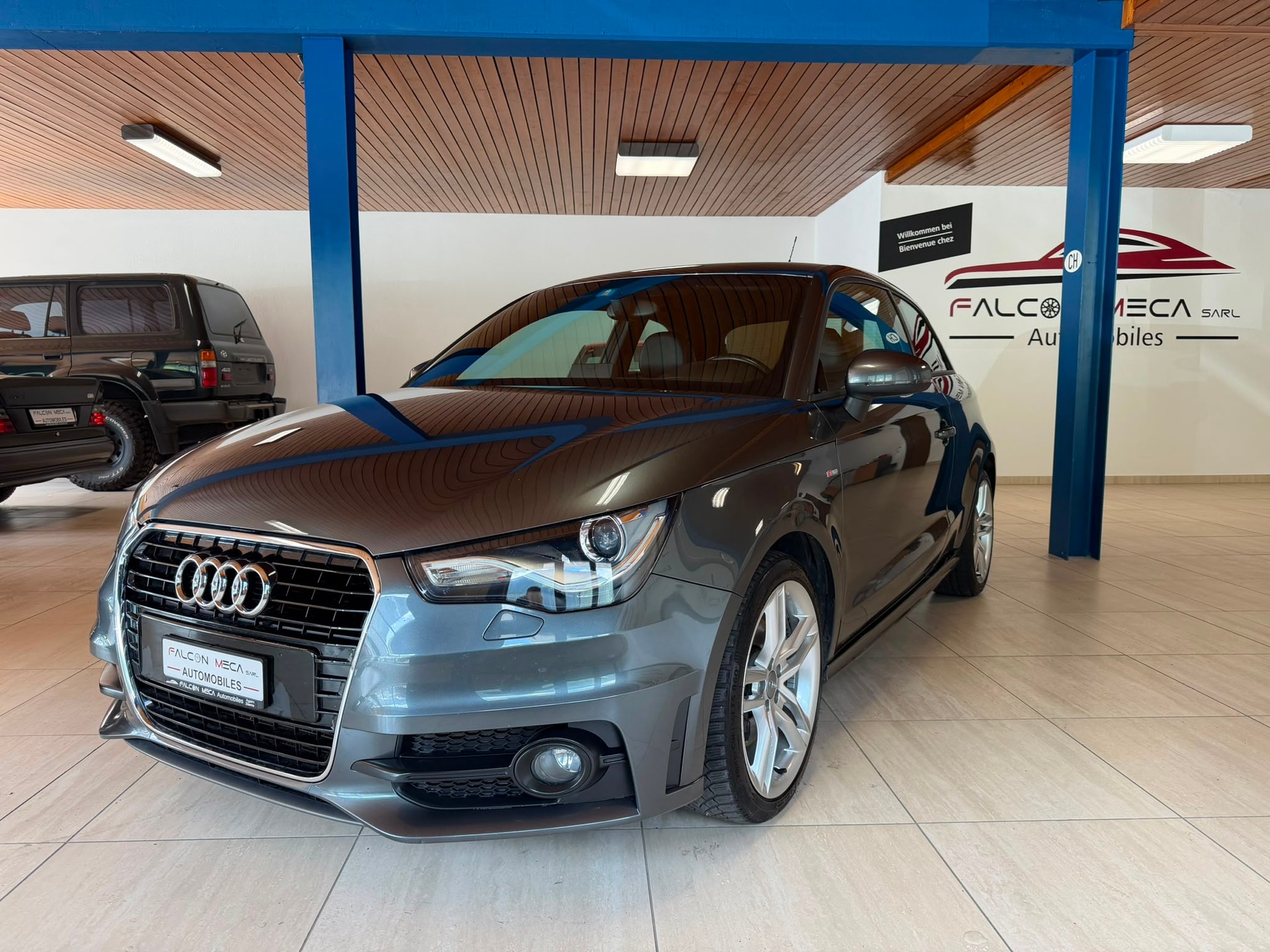 AUDI A1 1.4 TFSI Ambition S-tronic S LINE-image-2