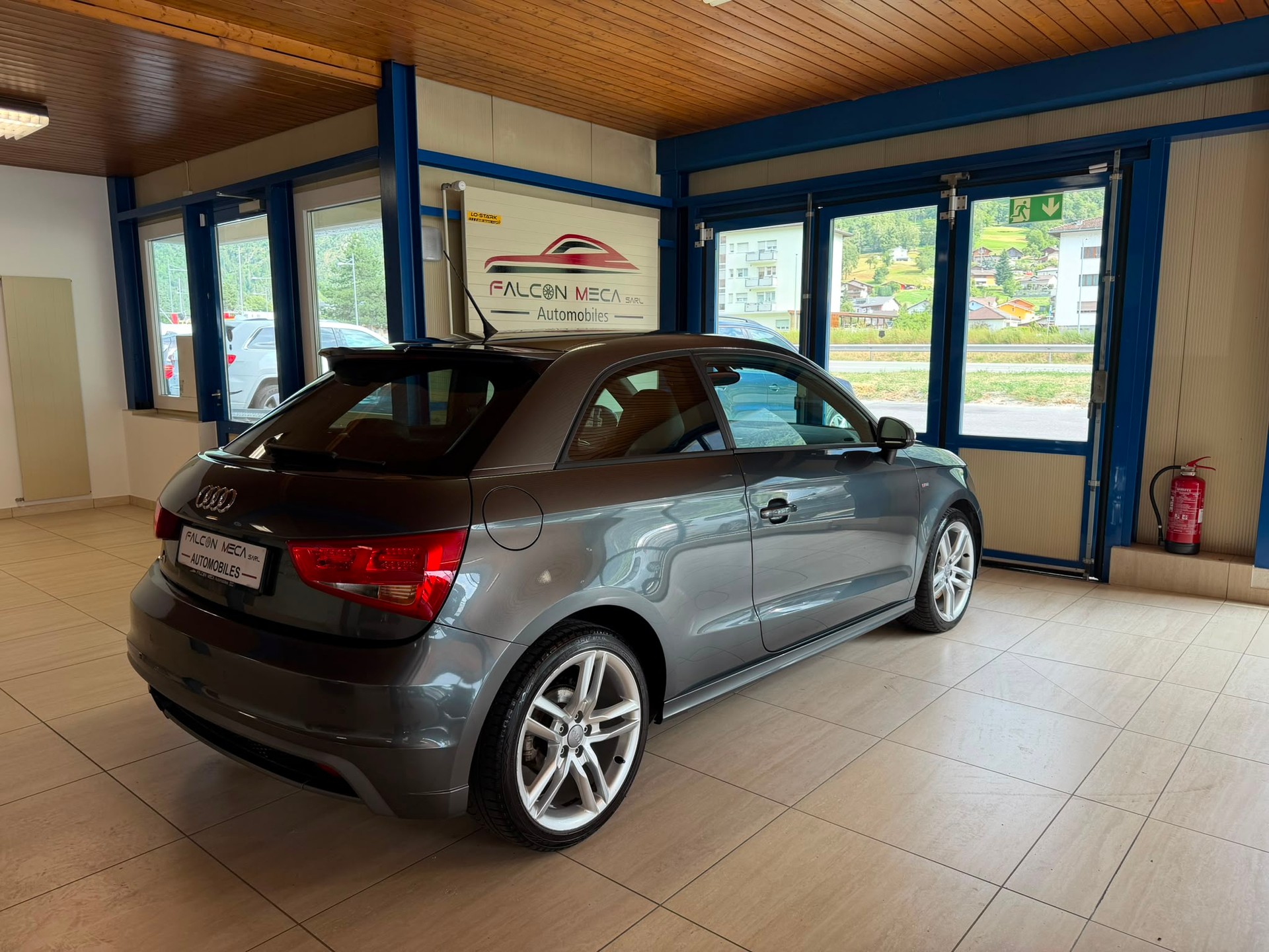 AUDI A1 1.4 TFSI Ambition S-tronic S LINE-image-8