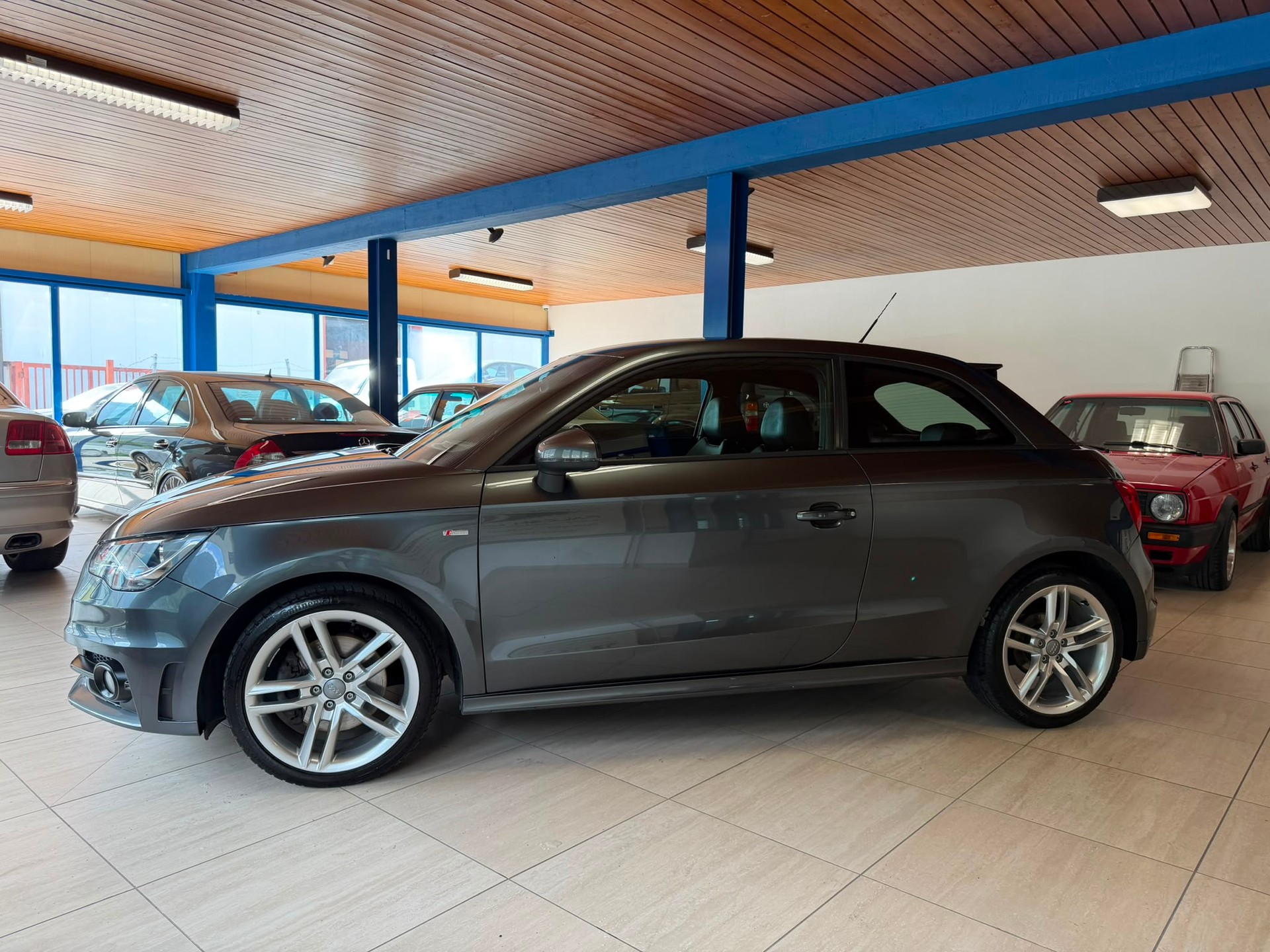 AUDI A1 1.4 TFSI Ambition S-tronic S LINE-image-3
