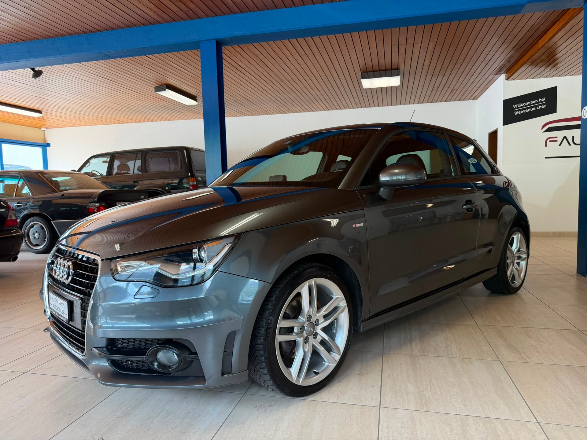 AUDI A1 1.4 TFSI Ambition S-tronic S LINE-image-4