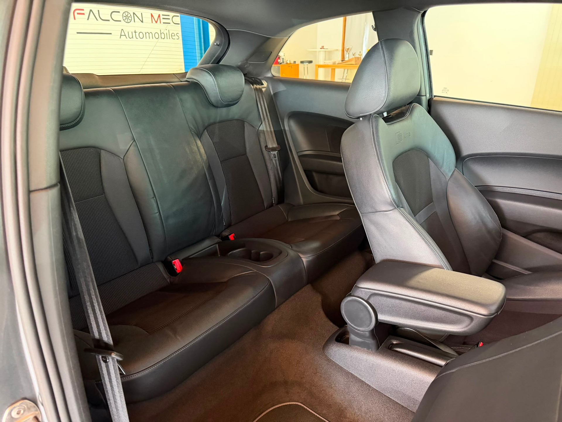 AUDI A1 1.4 TFSI Ambition S-tronic S LINE-image-19