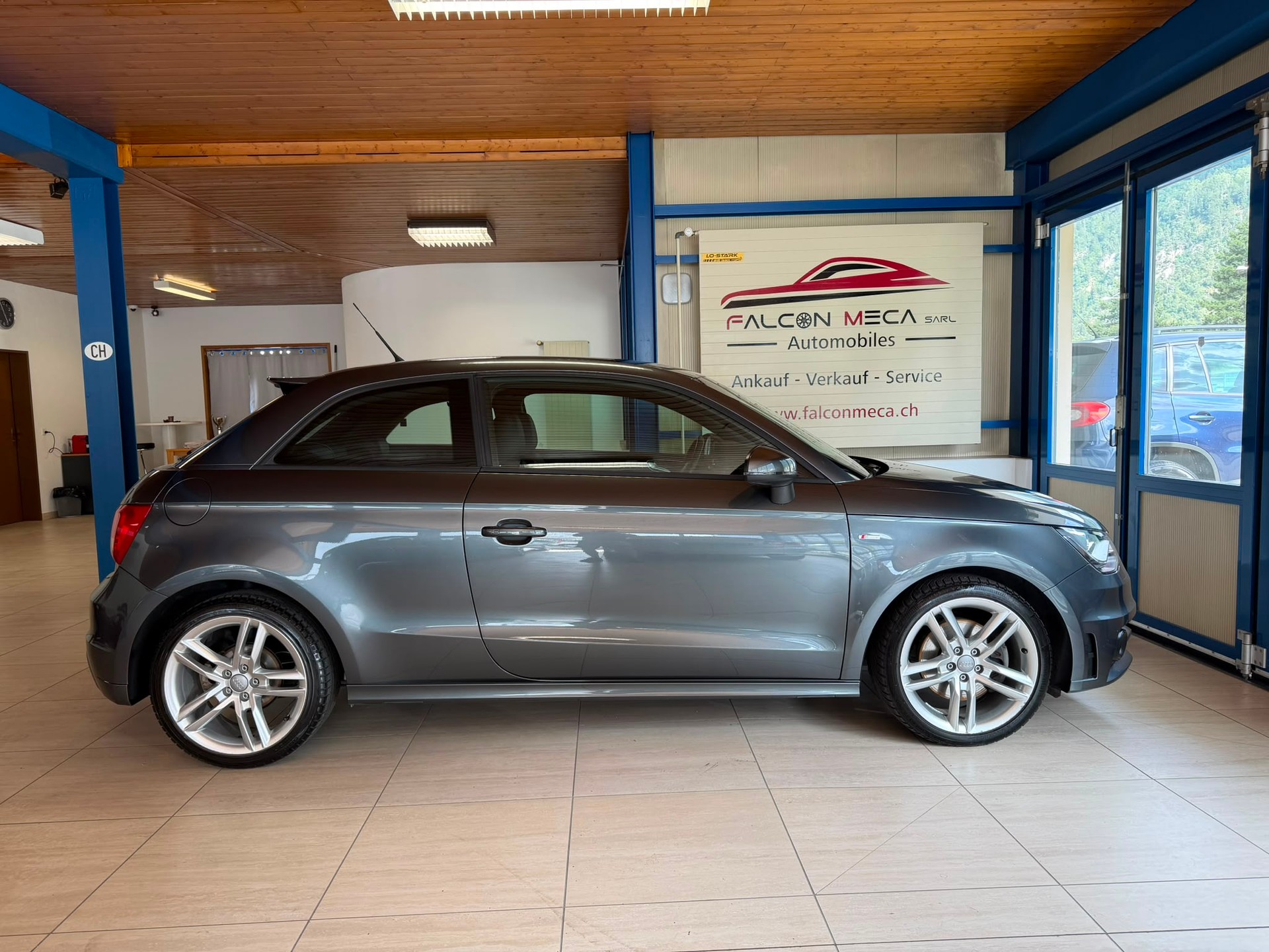 AUDI A1 1.4 TFSI Ambition S-tronic S LINE-image-5