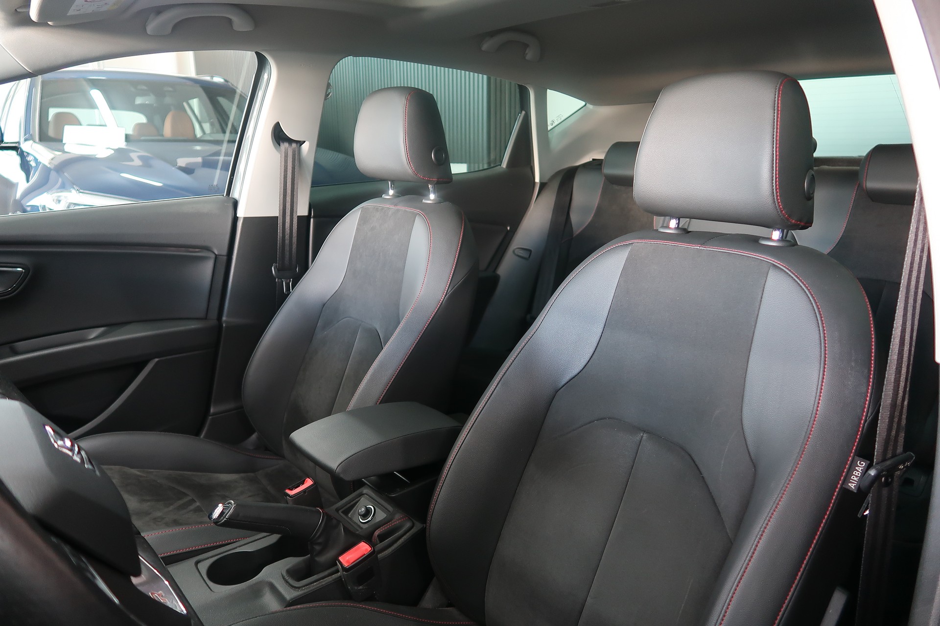 SEAT Leon 1.8 TSI FR Line / 1ère main / CH / MFK / GARANTIE-image-17