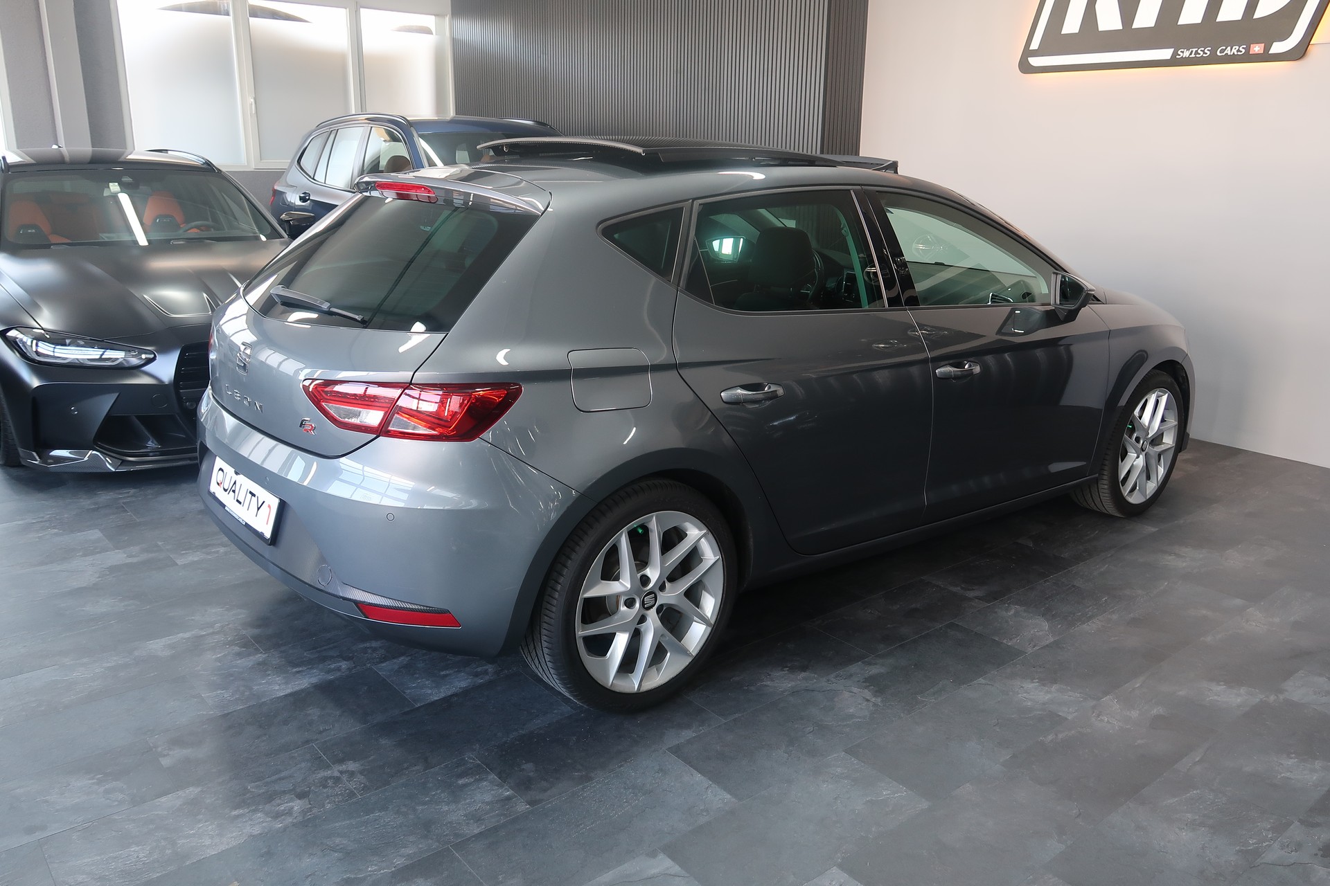 SEAT Leon 1.8 TSI FR Line / 1ère main / CH / MFK / GARANTIE-image-9