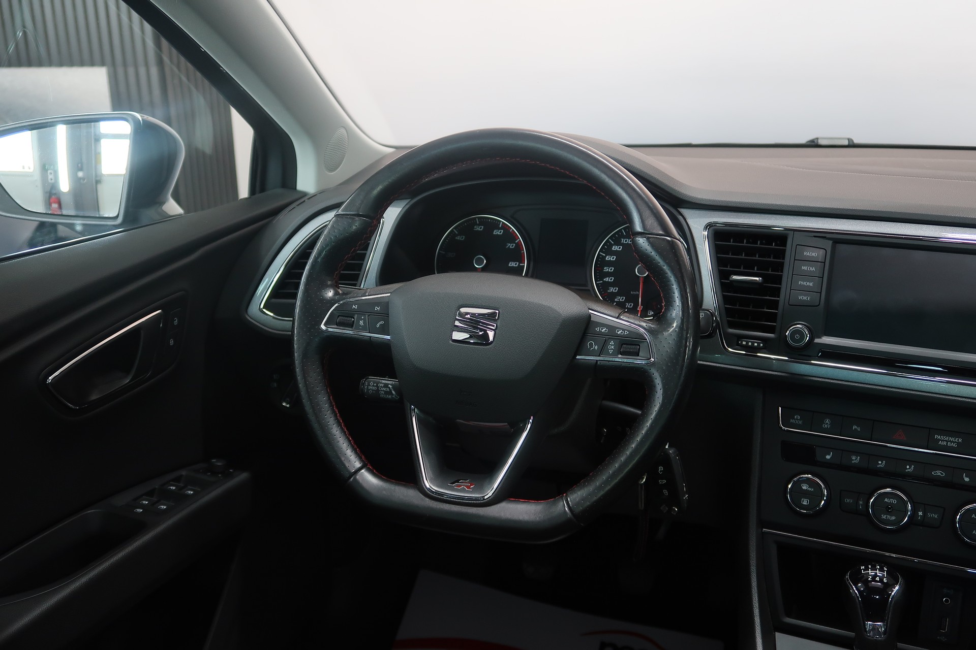 SEAT Leon 1.8 TSI FR Line / 1ère main / CH / MFK / GARANTIE-image-22