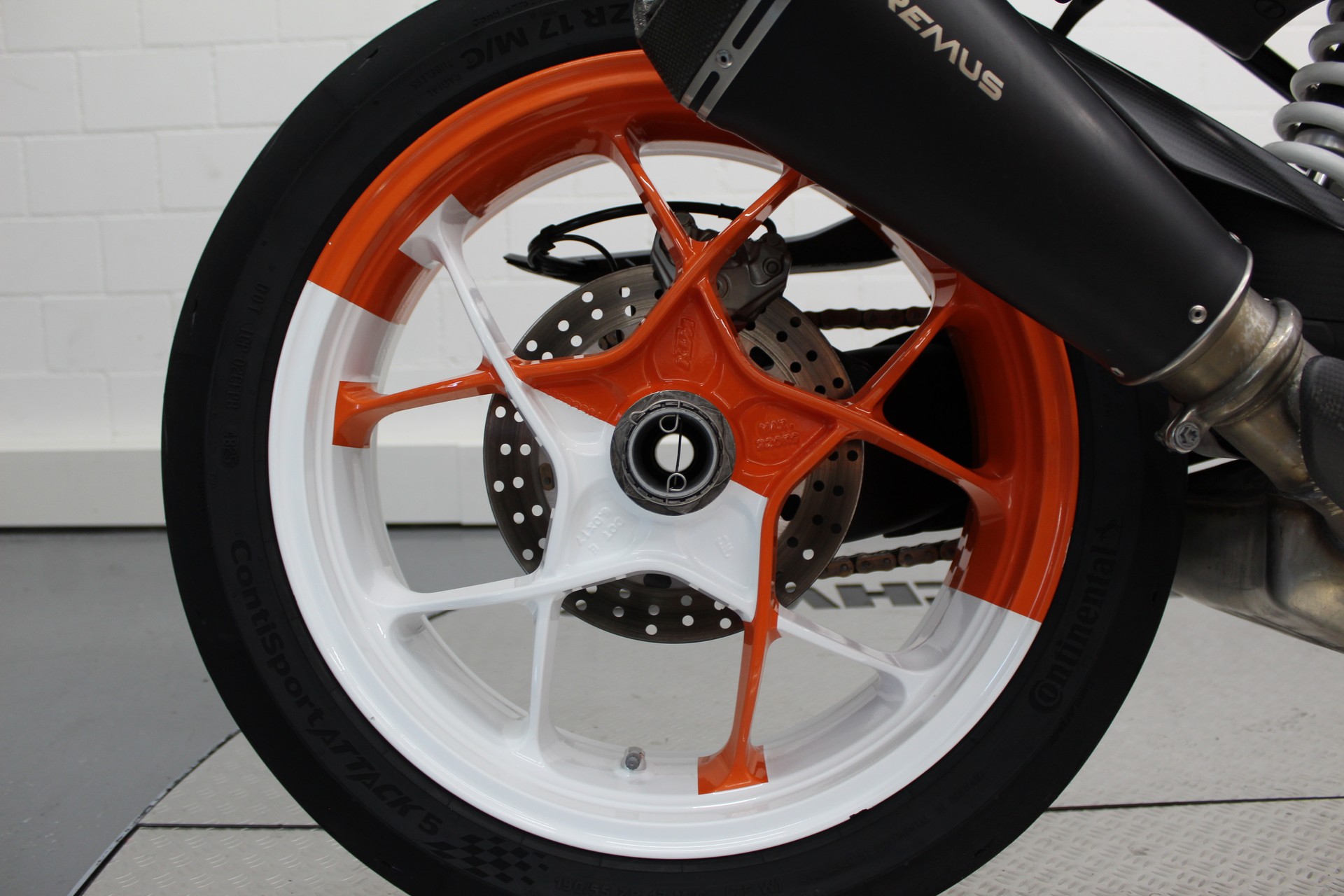 KTM 1290 Super Duke R-image-6