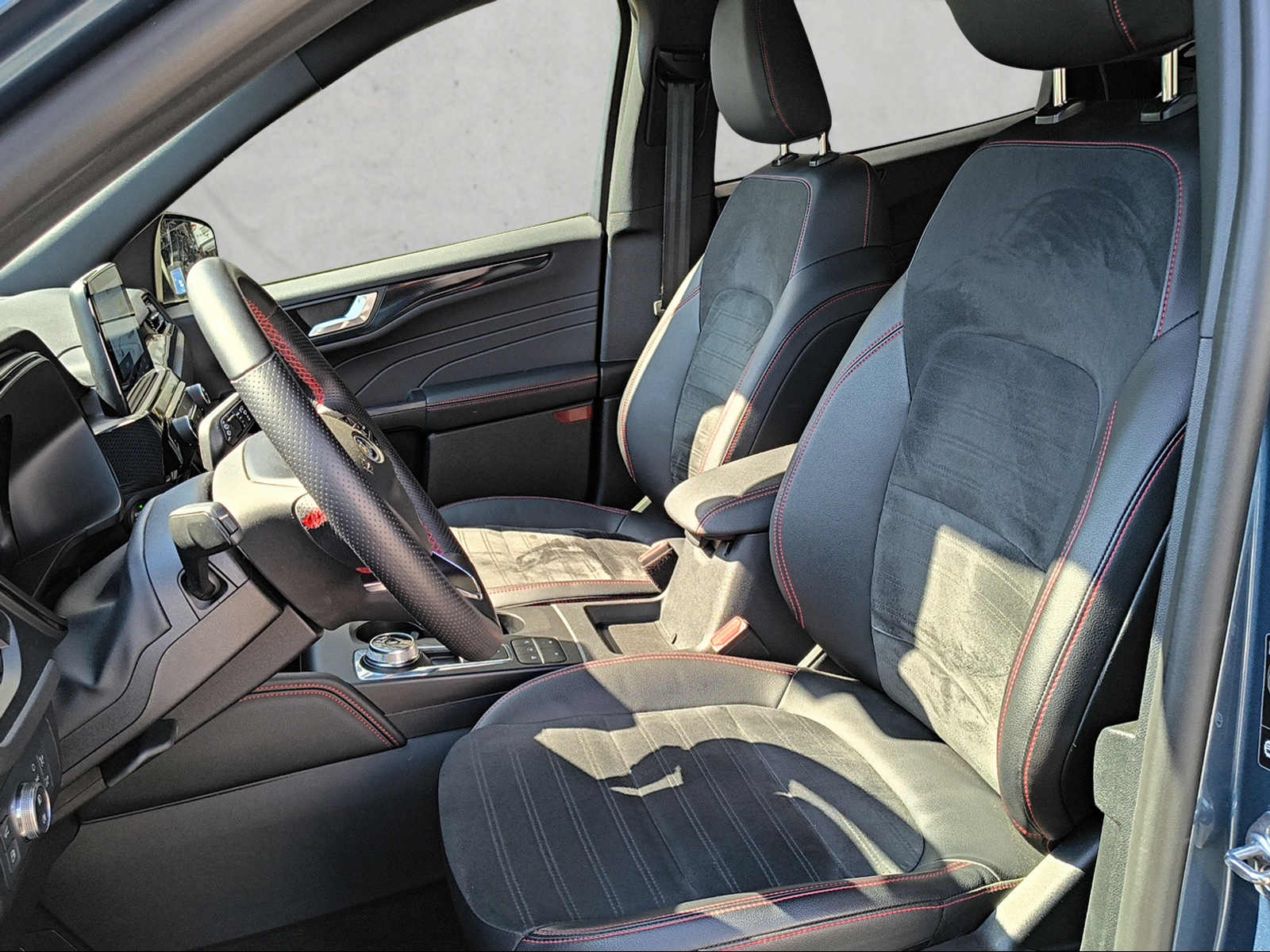 FORD Kuga 2.5 Plug-in Hybrid ST-Line X-image-10