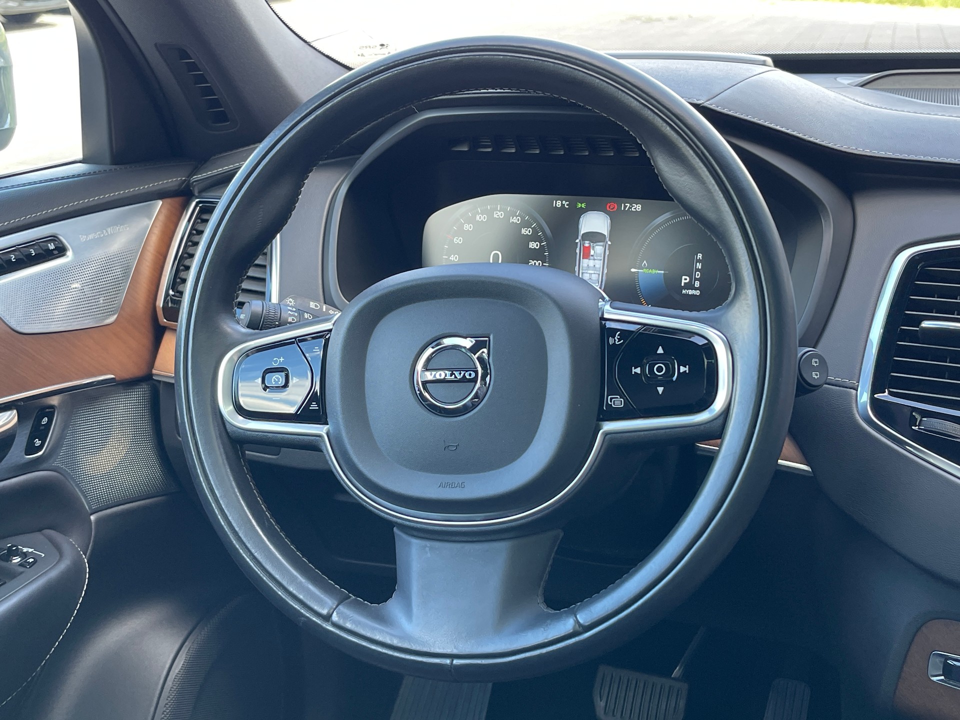 VOLVO XC90 T8 AWD Inscription Geartronic-image-8