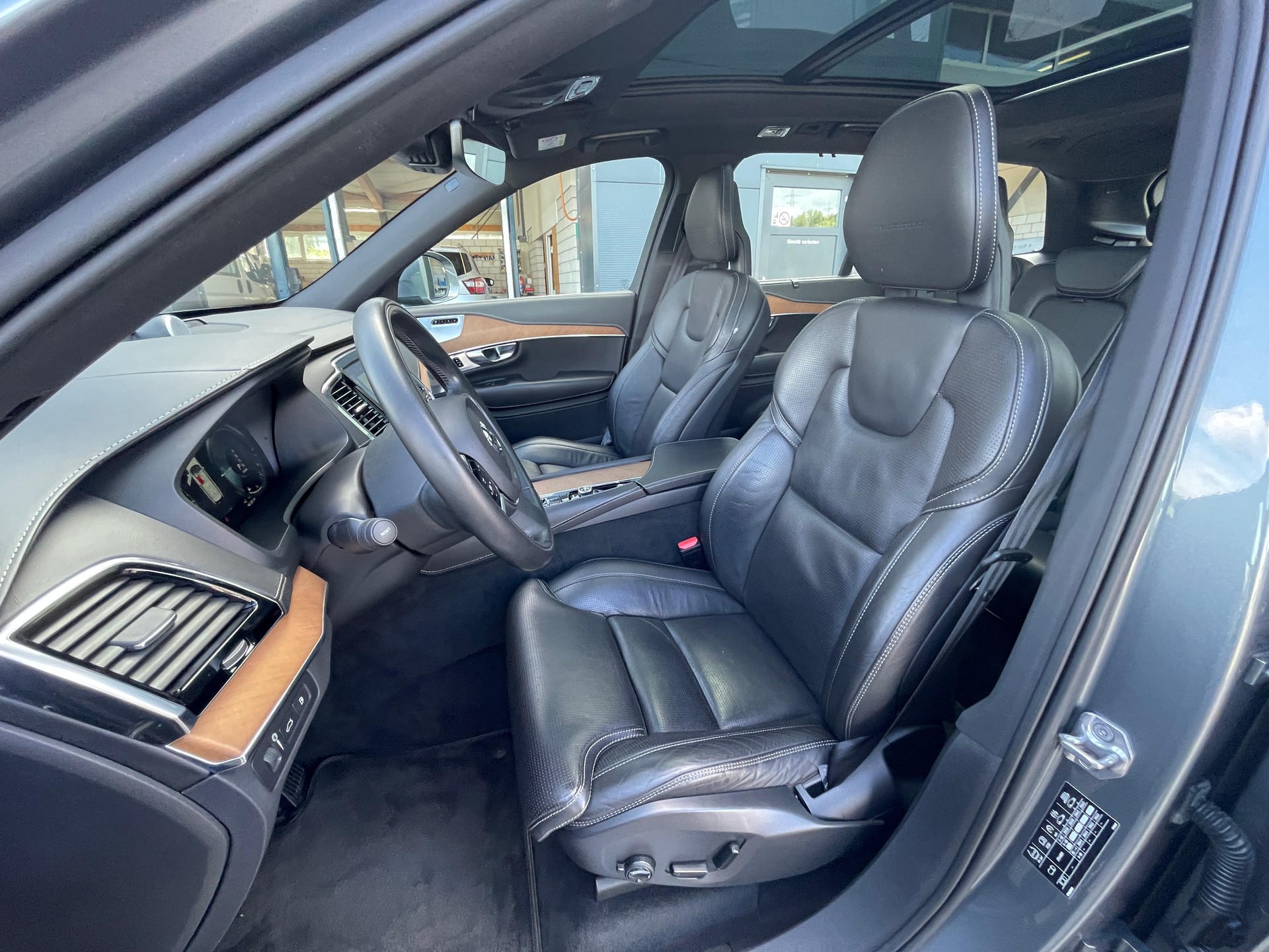 VOLVO XC90 T8 AWD Inscription Geartronic-image-10