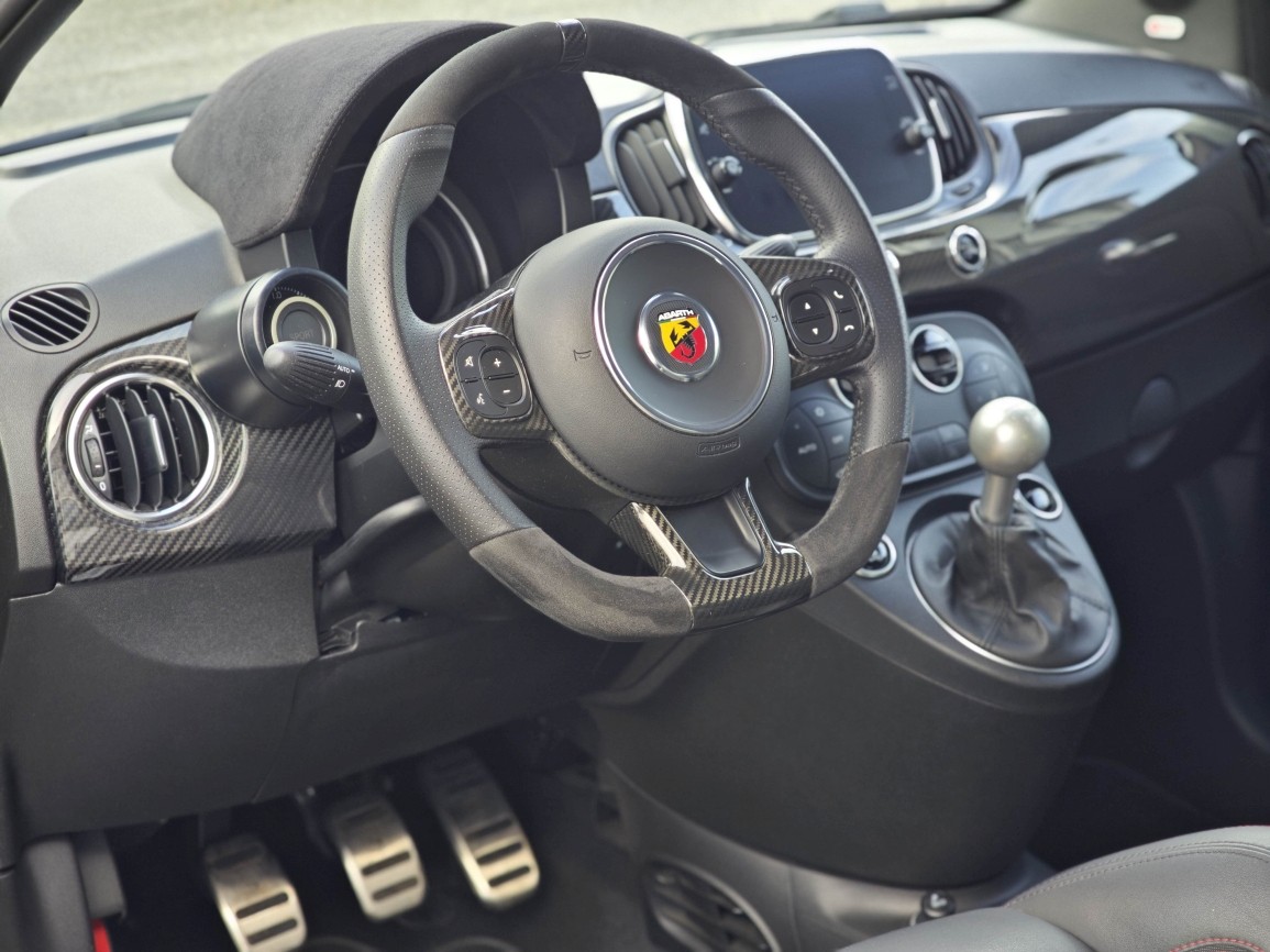 FIAT 595 Abarth 1.4 T-Jet 180 Esseesse / 70TH Anniversary Edition-image-5