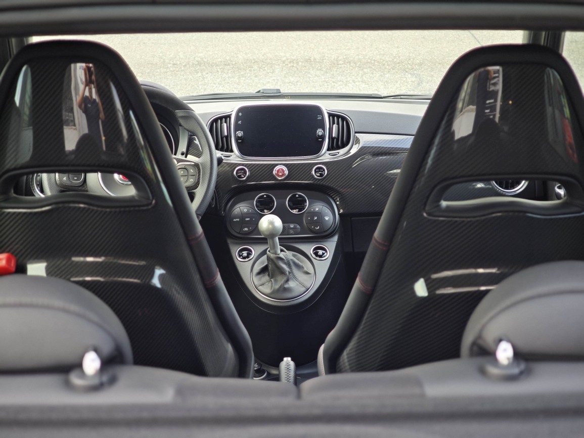 FIAT 595 Abarth 1.4 T-Jet 180 Esseesse / 70TH Anniversary Edition-image-8