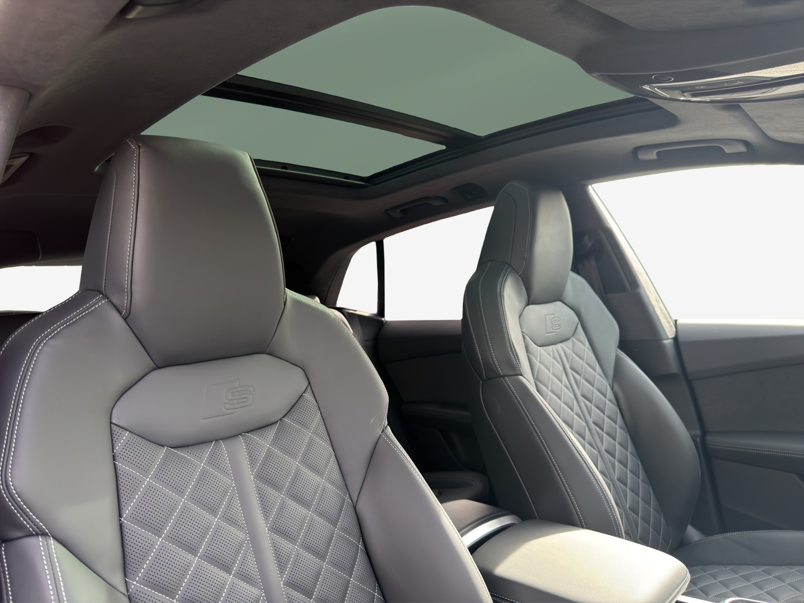 AUDI SQ8 SUV TFSI quattro tiptronic-image-14