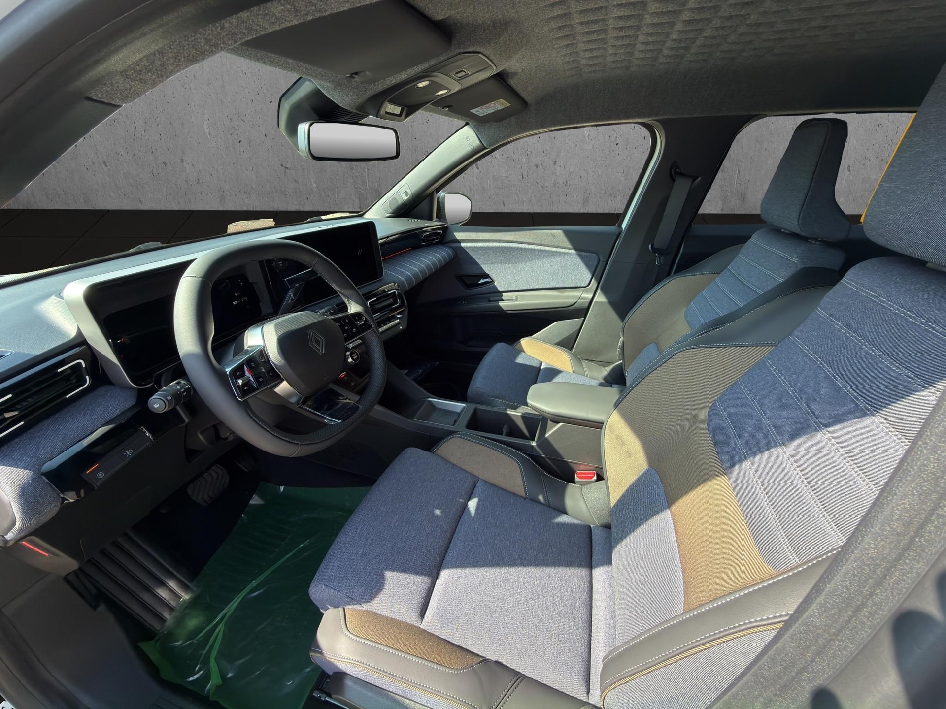 RENAULT R5 E-Tech Comfort Range techno-image-9