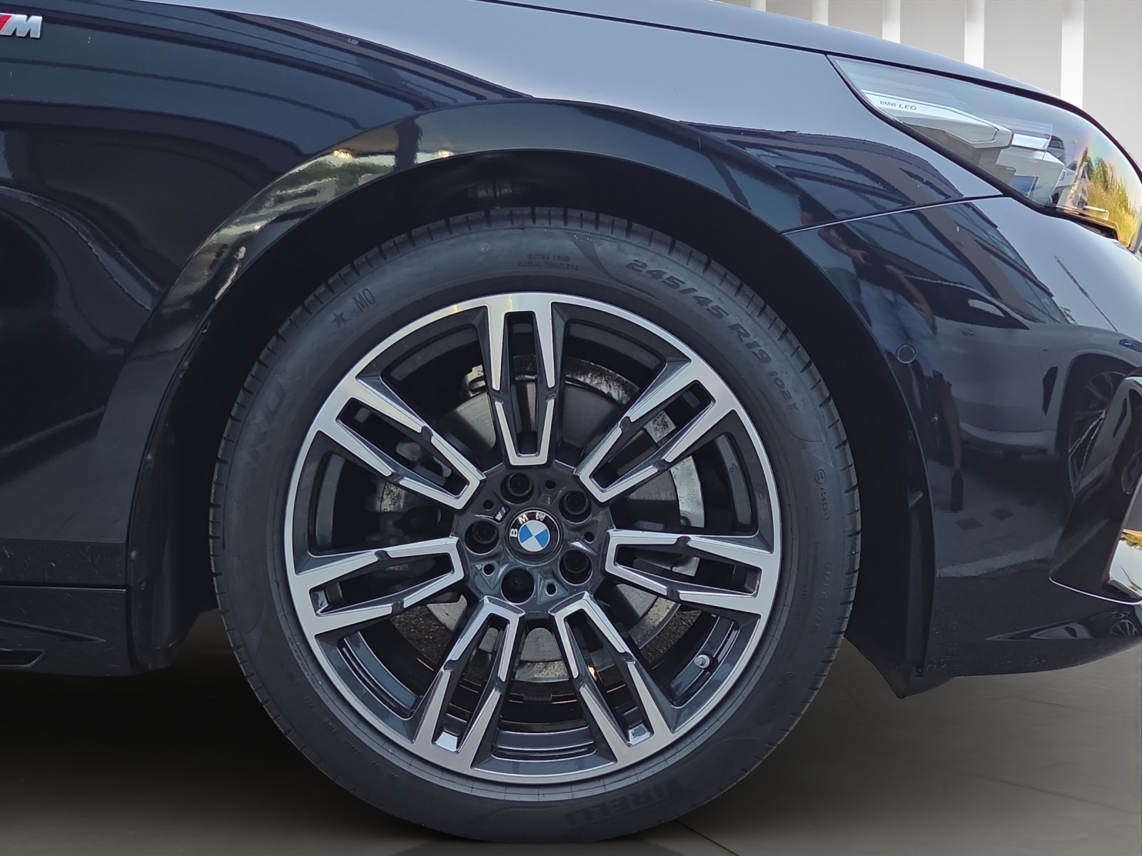 BMW 520d xDrive 48V Touring M Sport Steptronic-image-5