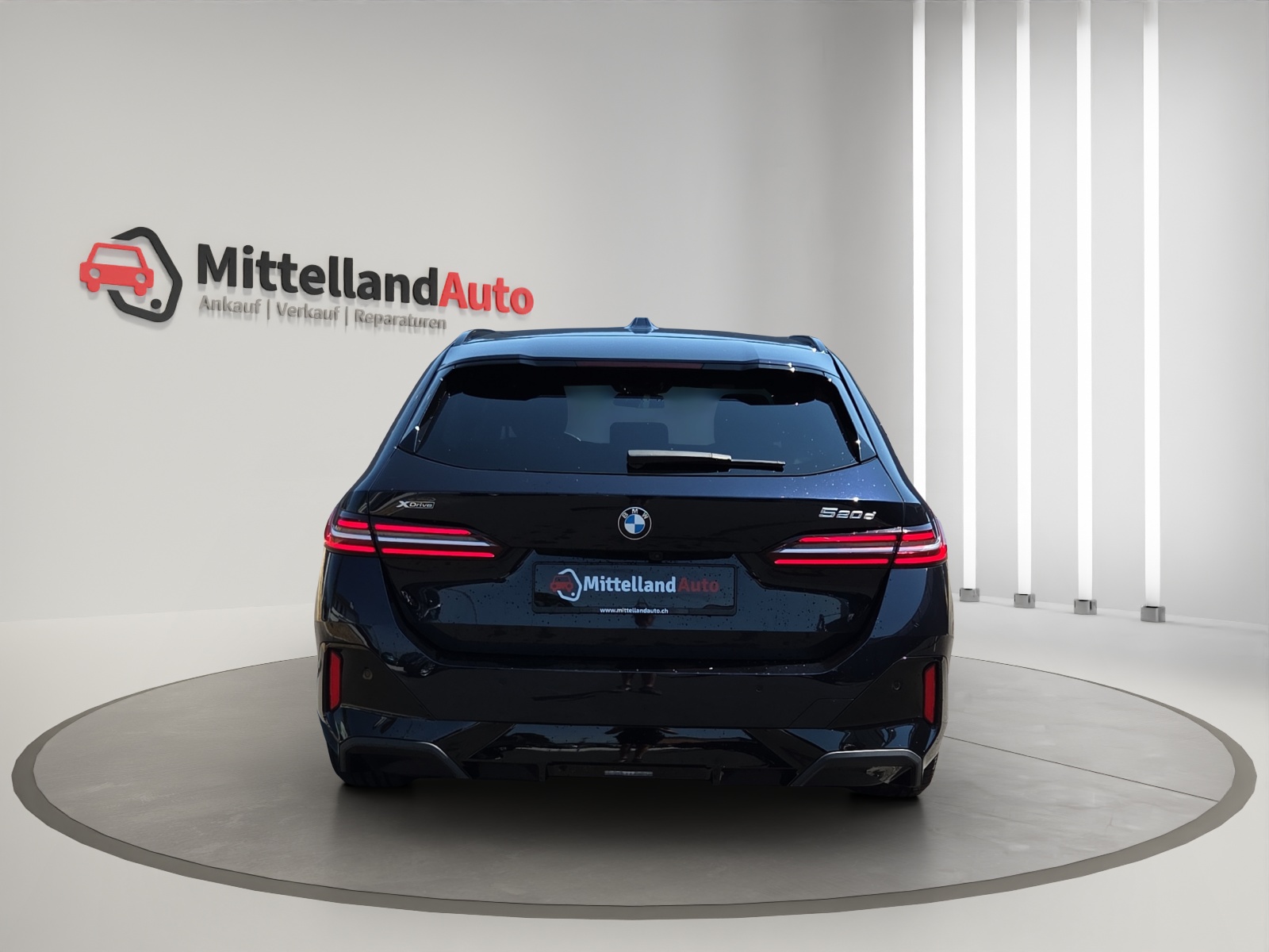 BMW 520d xDrive 48V Touring M Sport Steptronic-image-12