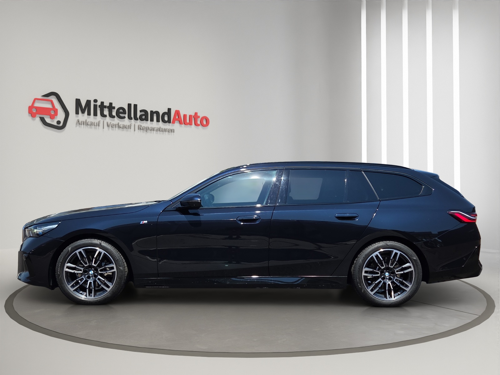 BMW 520d xDrive 48V Touring M Sport Steptronic-image-4