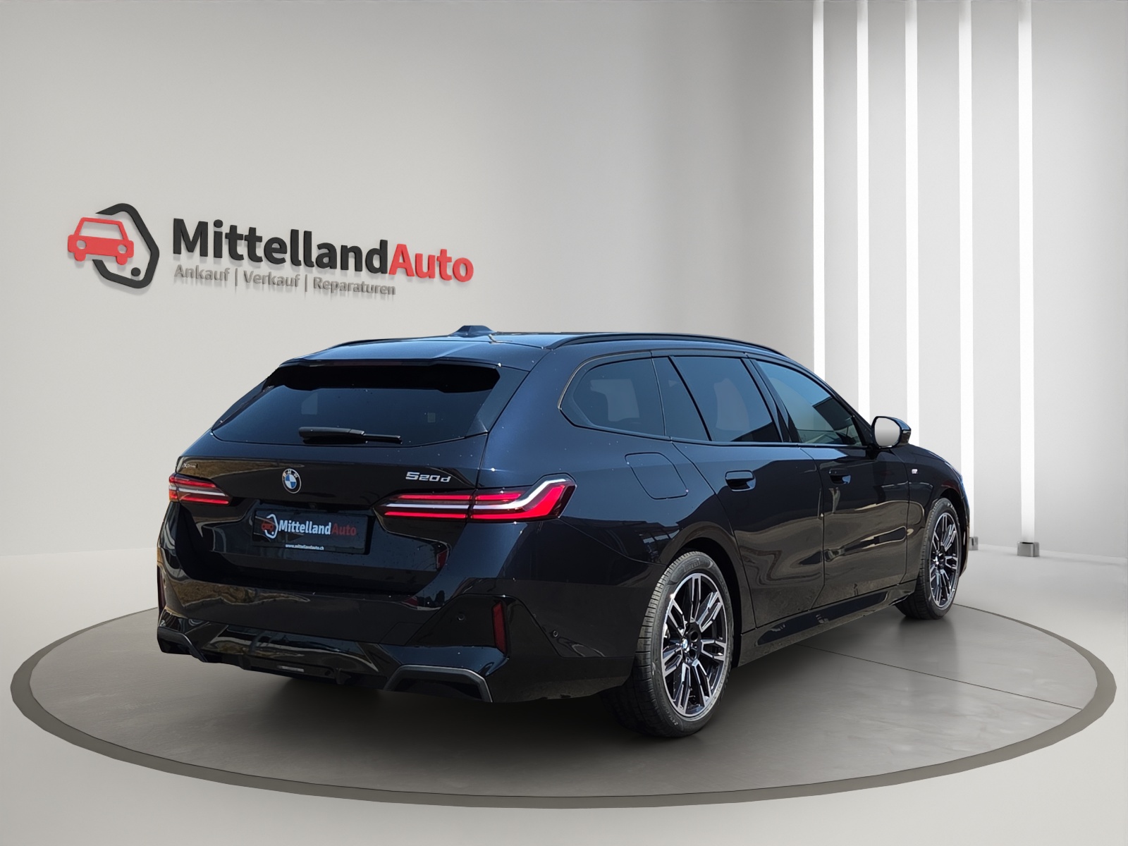 BMW 520d xDrive 48V Touring M Sport Steptronic-image-11