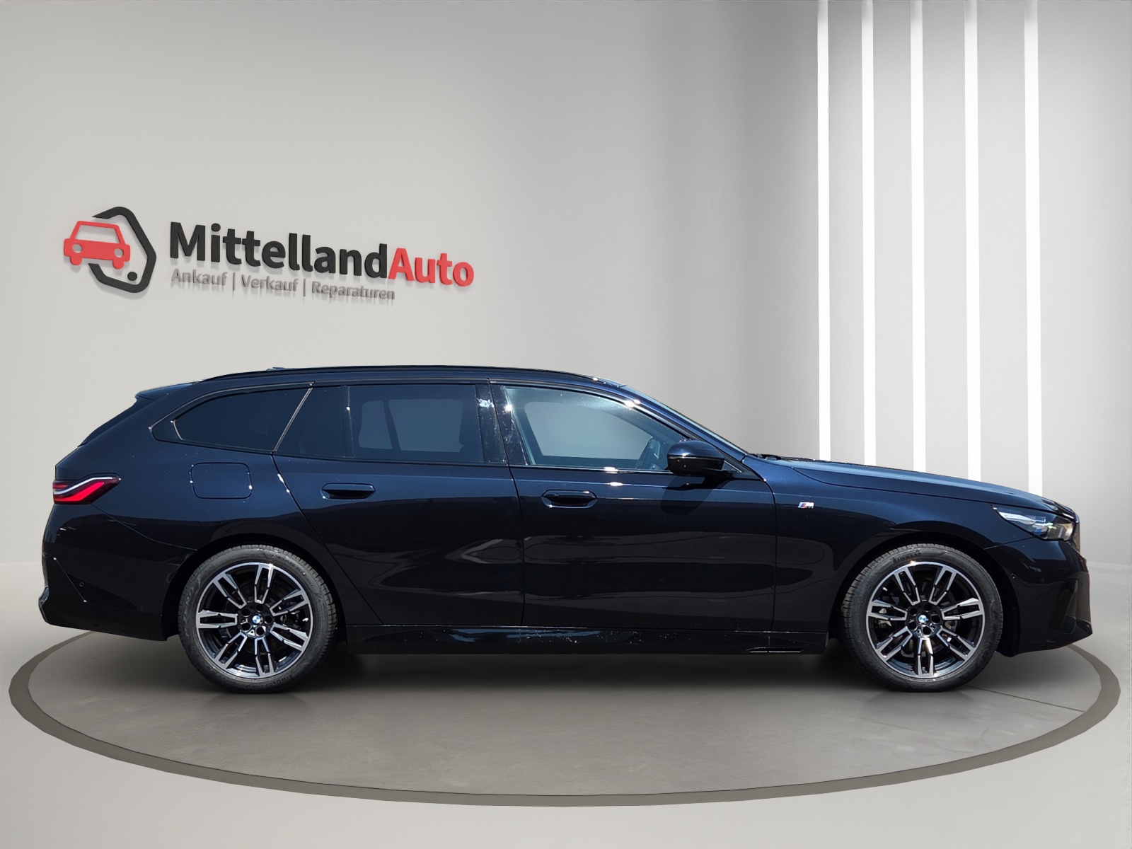 BMW 520d xDrive 48V Touring M Sport Steptronic-showroom-element-3