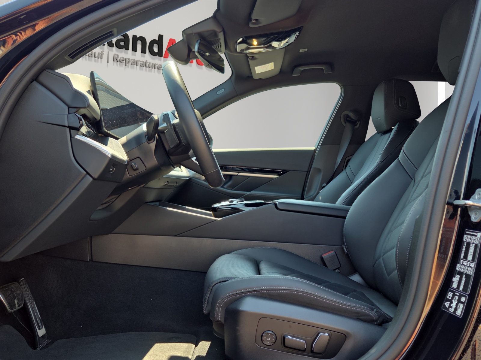 BMW 520d xDrive 48V Touring M Sport Steptronic-image-8