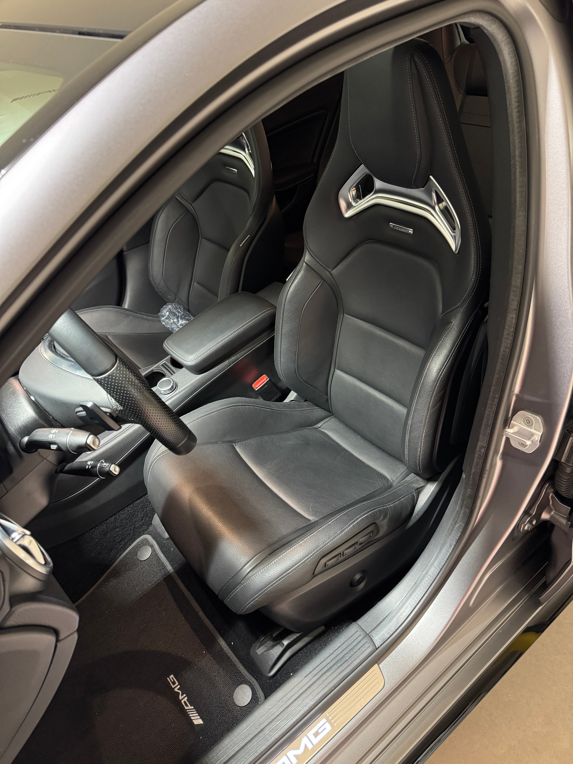 MERCEDES-BENZ A 45 AMG 4m-image-4