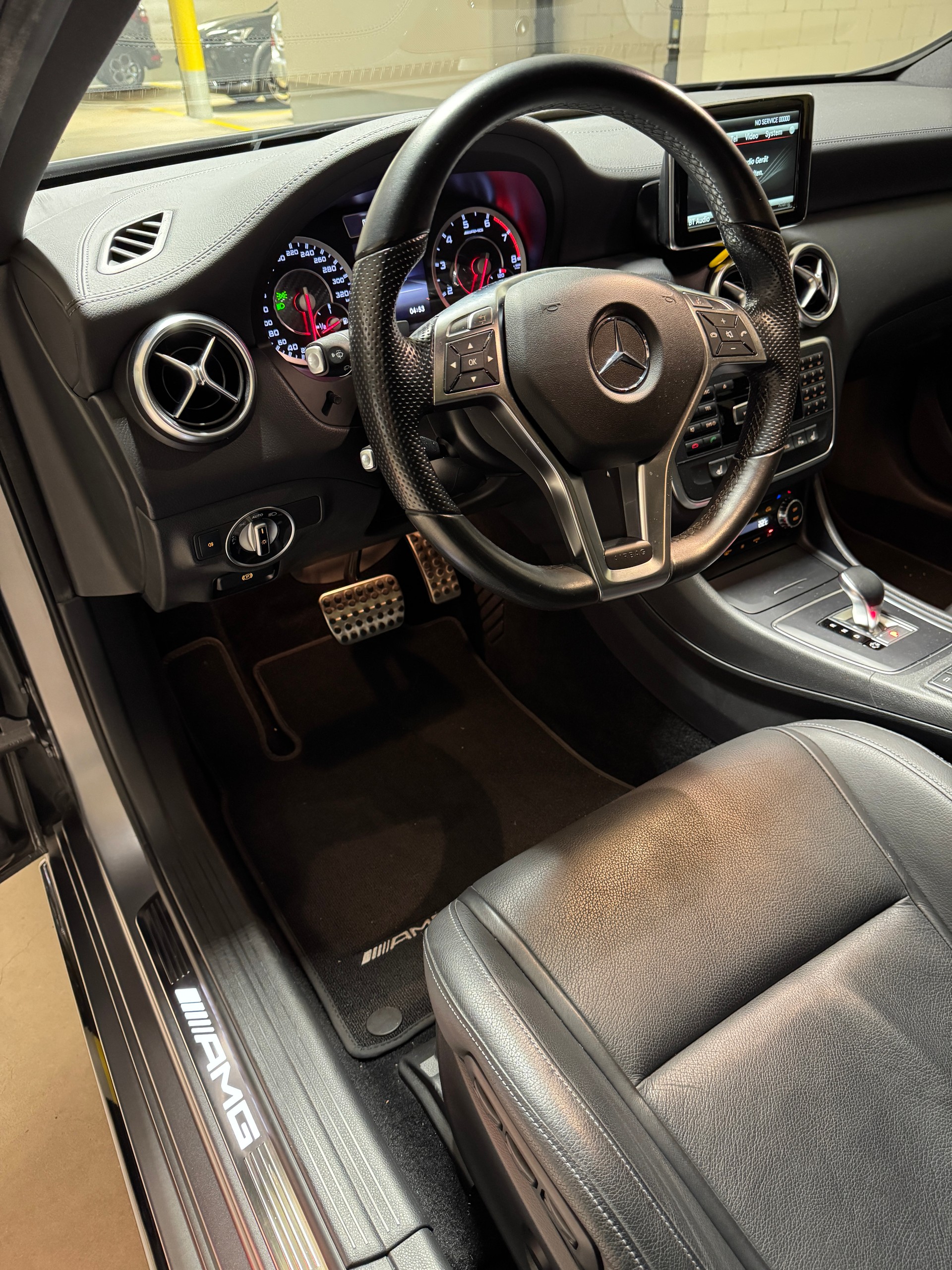 MERCEDES-BENZ A 45 AMG 4m-image-6