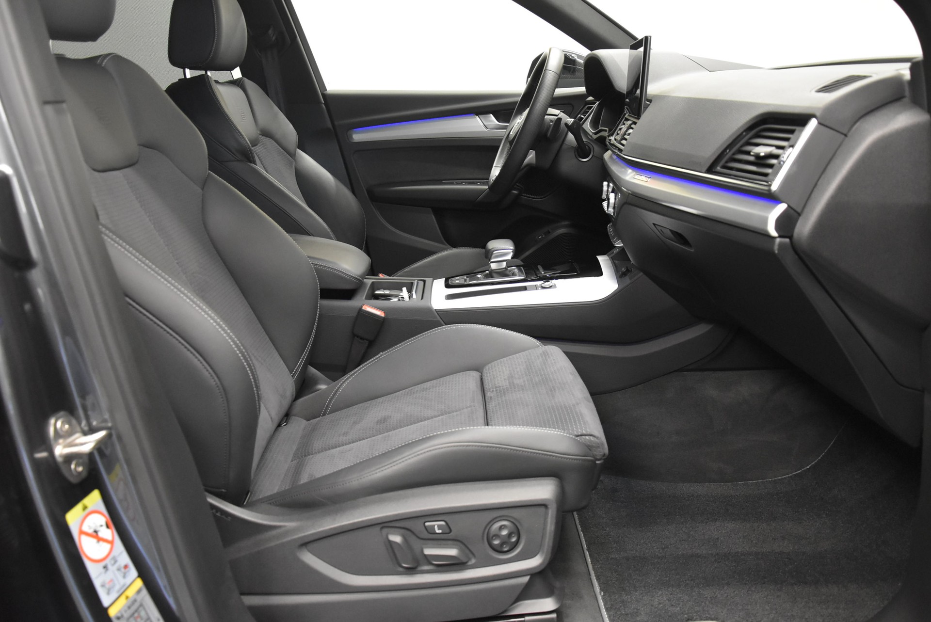 AUDI Q5 Sportback 50 TFSI e PHEV S line quattro S-tronic-image-2