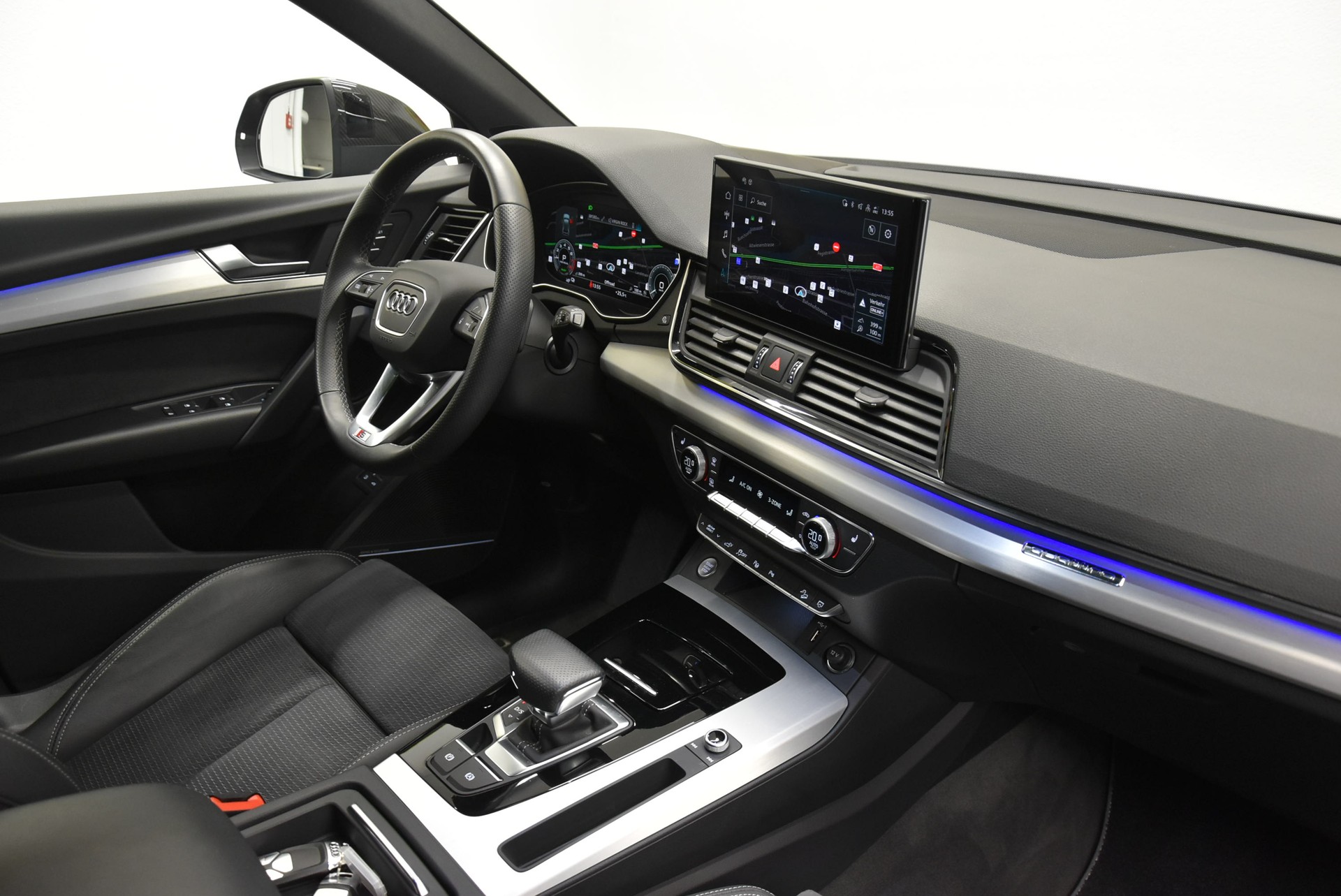 AUDI Q5 Sportback 50 TFSI e PHEV S line quattro S-tronic-image-3