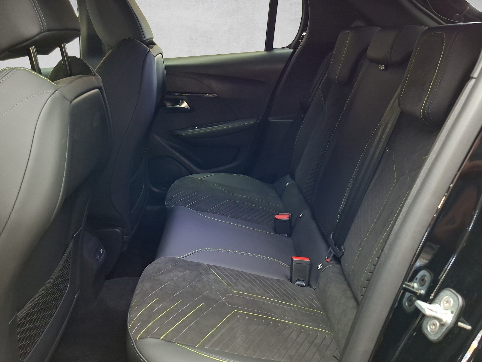 PEUGEOT 208 e-GT 51kWh-image-11