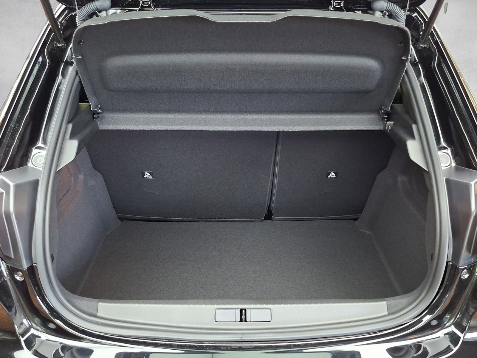 PEUGEOT 208 e-GT 51kWh-image-12