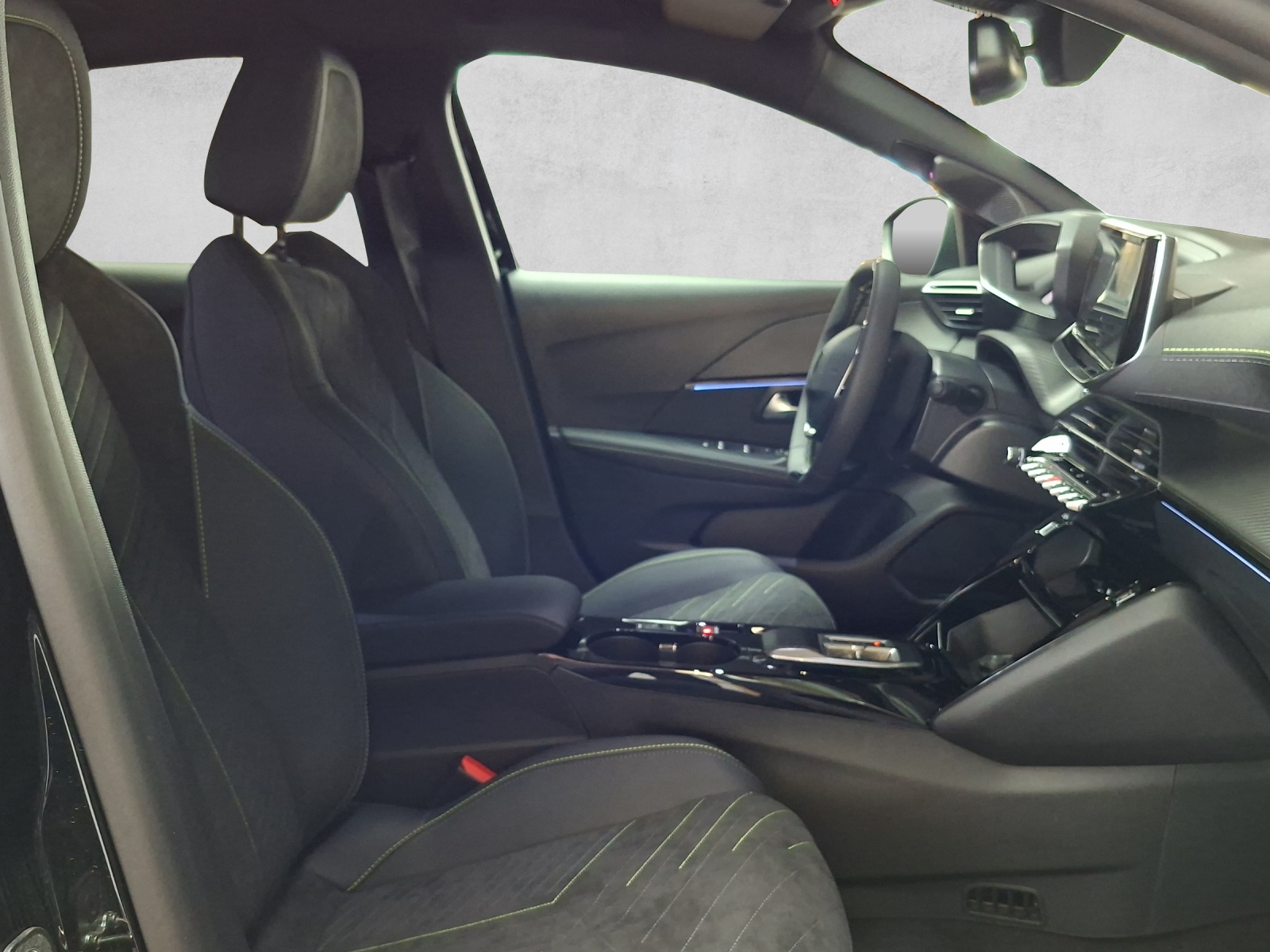 PEUGEOT 208 e-GT 51kWh-image-13
