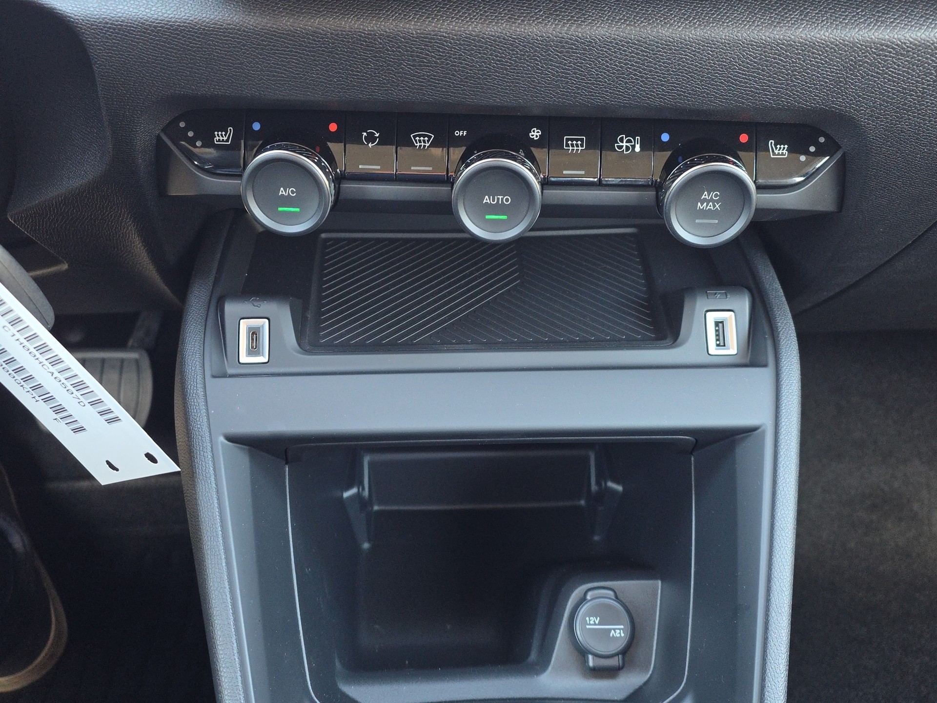 CITROEN C4 1.2 Hybrid Plus-image-12