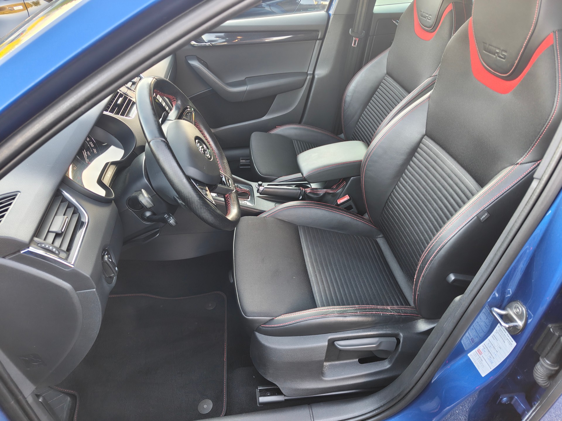 SKODA Octavia Combi 2.0 TDI RS DSG-image-3