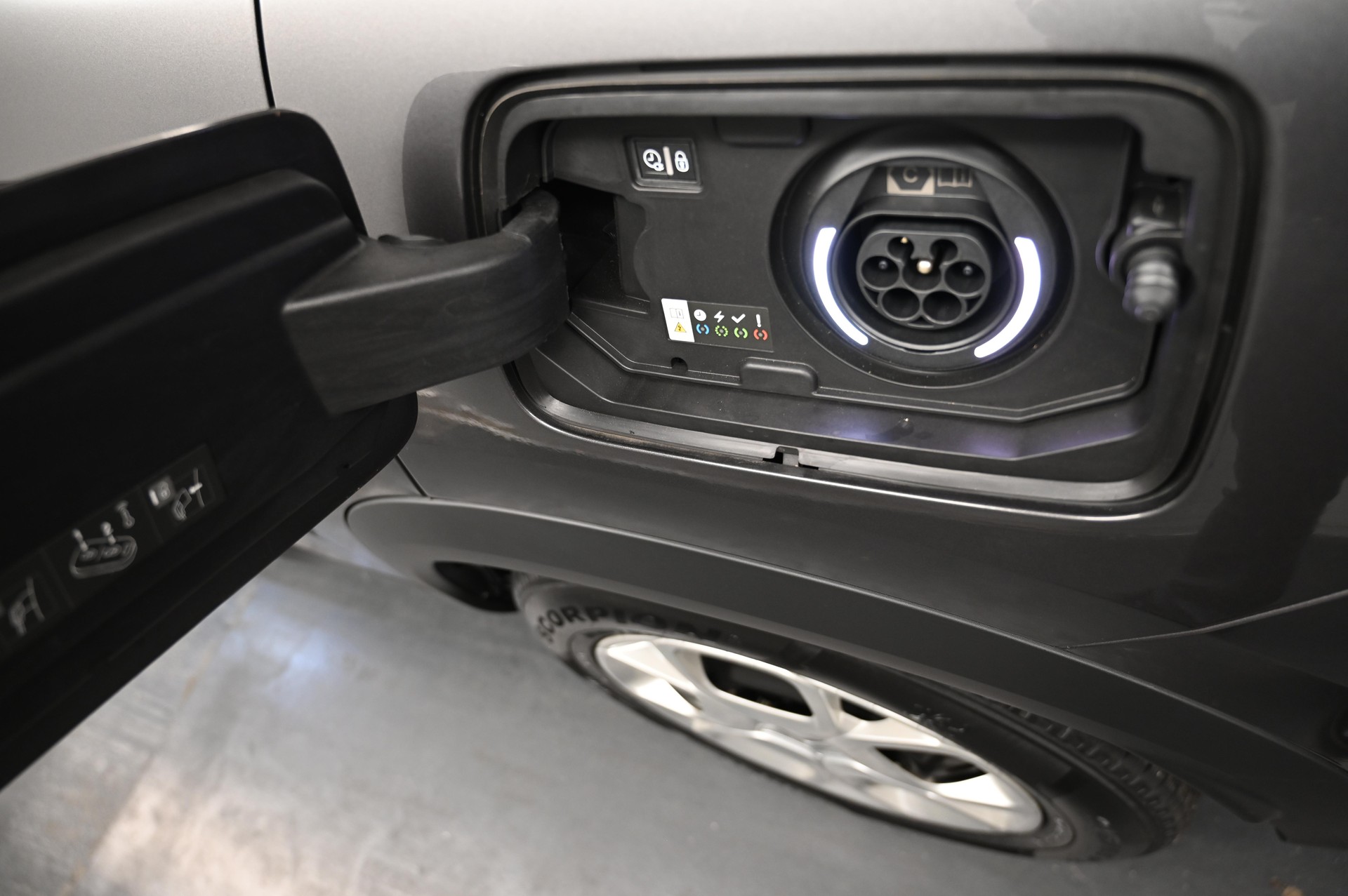 CITROEN C5 Aircross 1.6 Plug-in Hybrid Swiss Edition-image-17