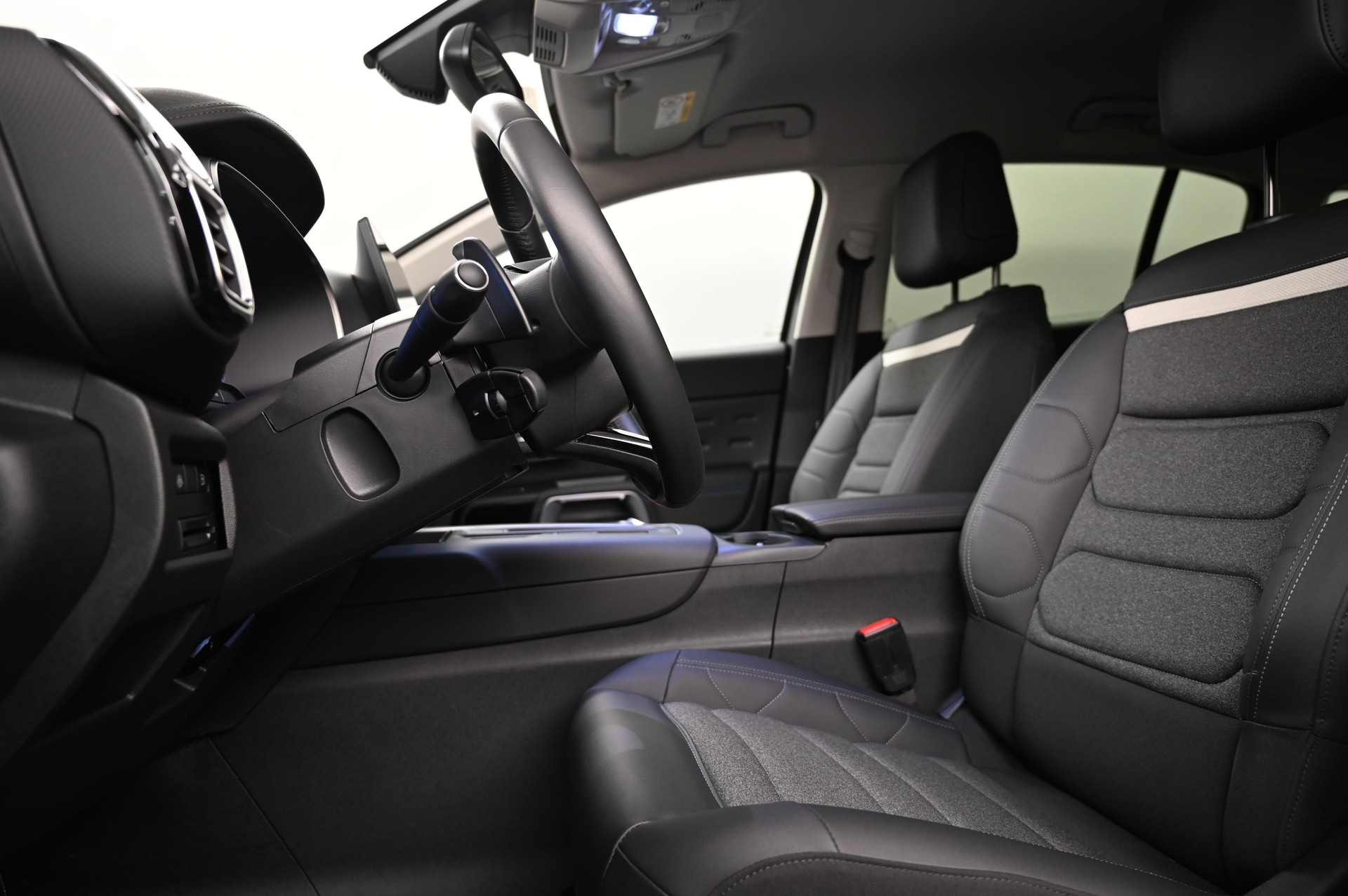 CITROEN C5 Aircross 1.6 Plug-in Hybrid Swiss Edition-image-5