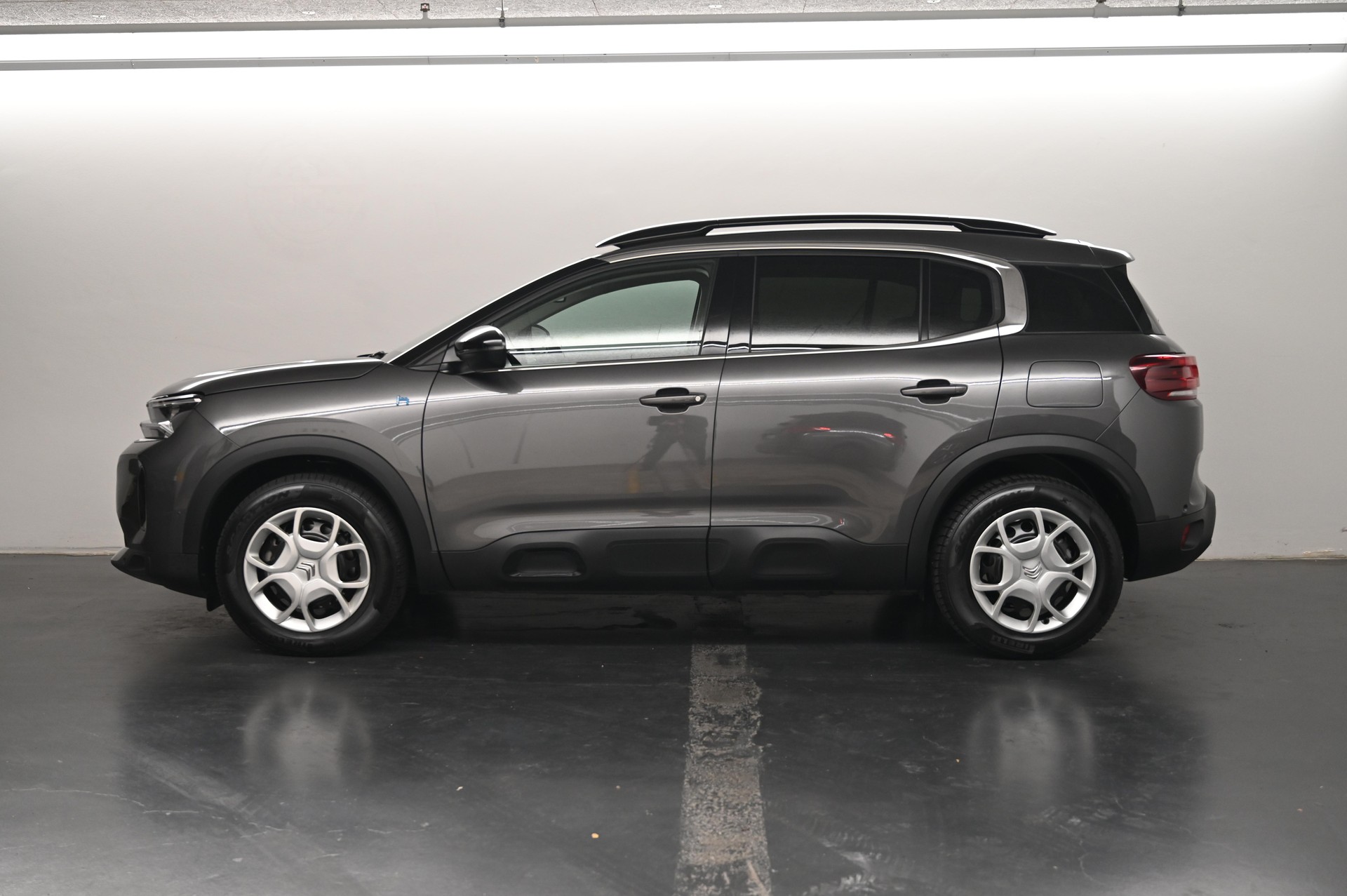 CITROEN C5 Aircross 1.6 Plug-in Hybrid Swiss Edition-image-3