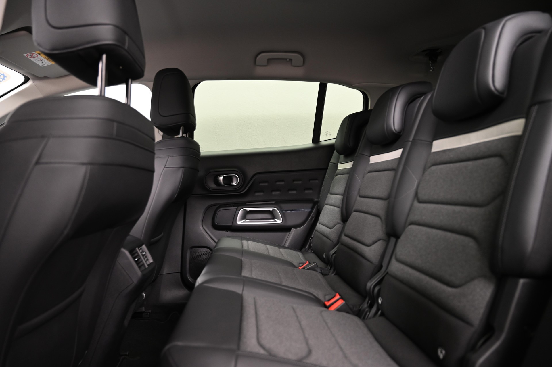 CITROEN C5 Aircross 1.6 Plug-in Hybrid Swiss Edition-image-6