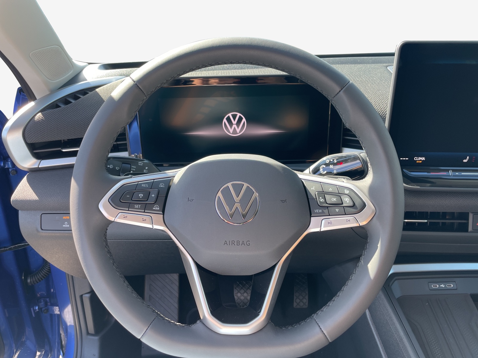 VW T-Roc 1.5 eTSI mHEV Life DSG-image-9