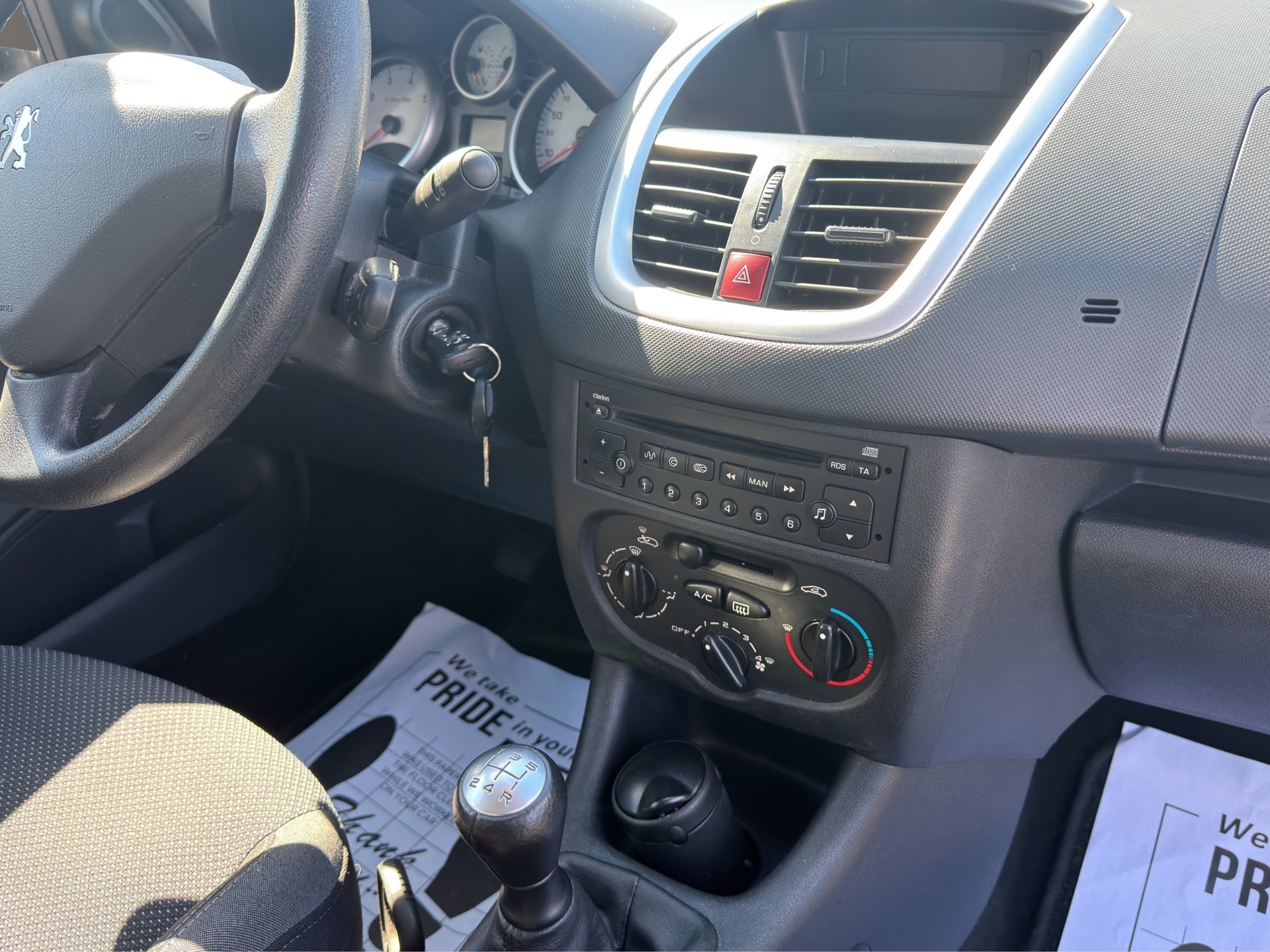 PEUGEOT 206+ 1.4 Trendy-image-9