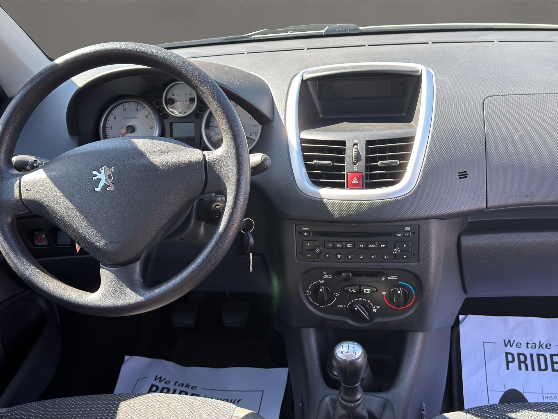 PEUGEOT 206+ 1.4 Trendy-image-10