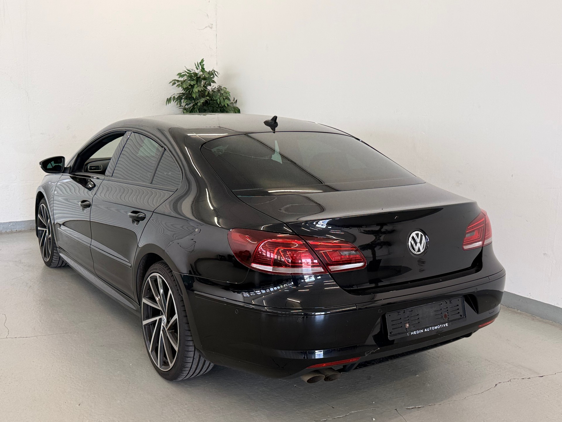 VW 2.0 TDI R-Line-image-2