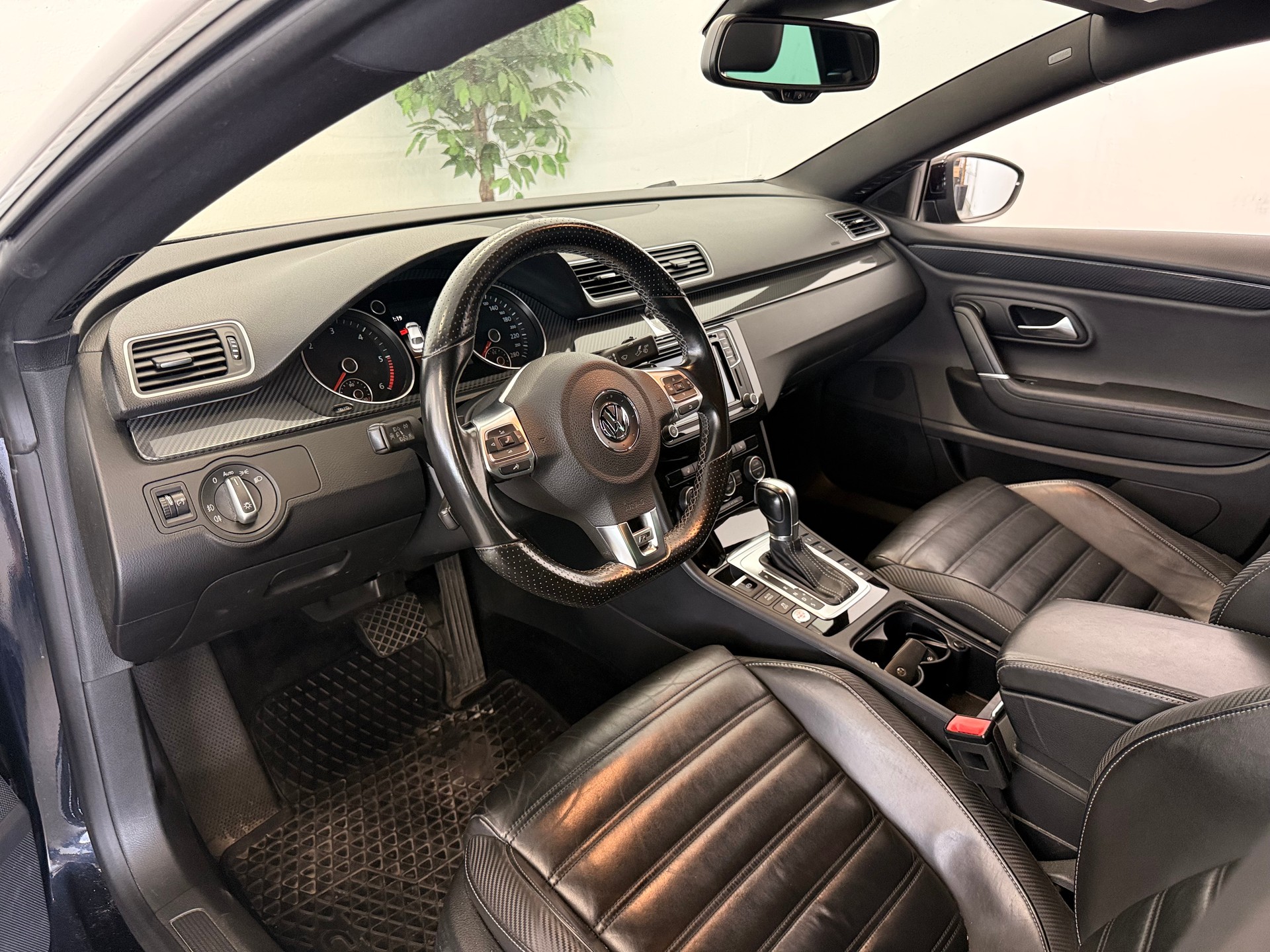 VW 2.0 TDI R-Line-image-10