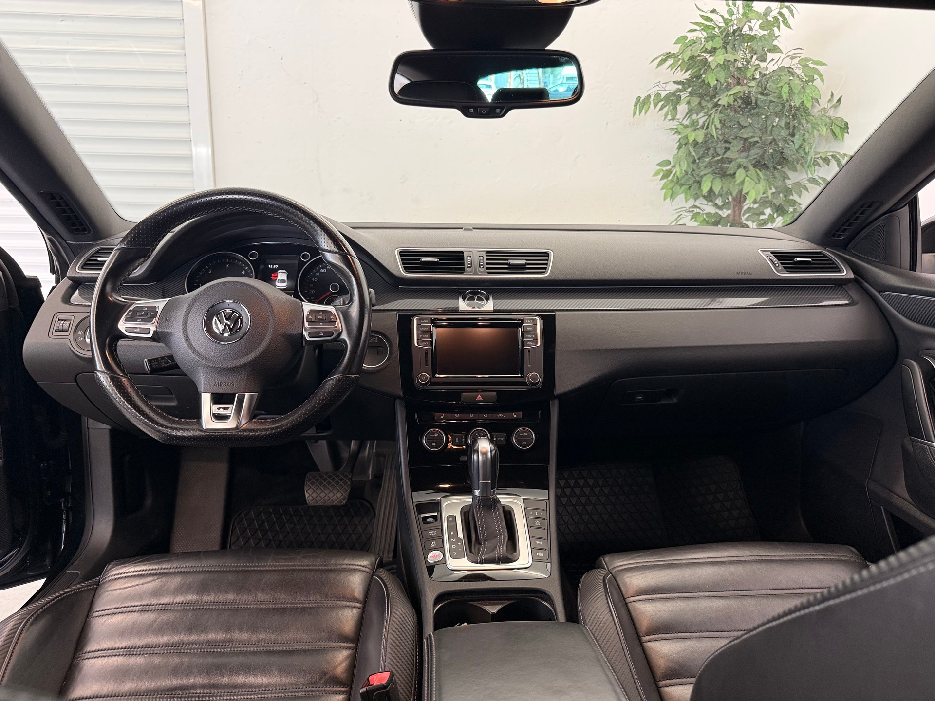 VW 2.0 TDI R-Line-image-12